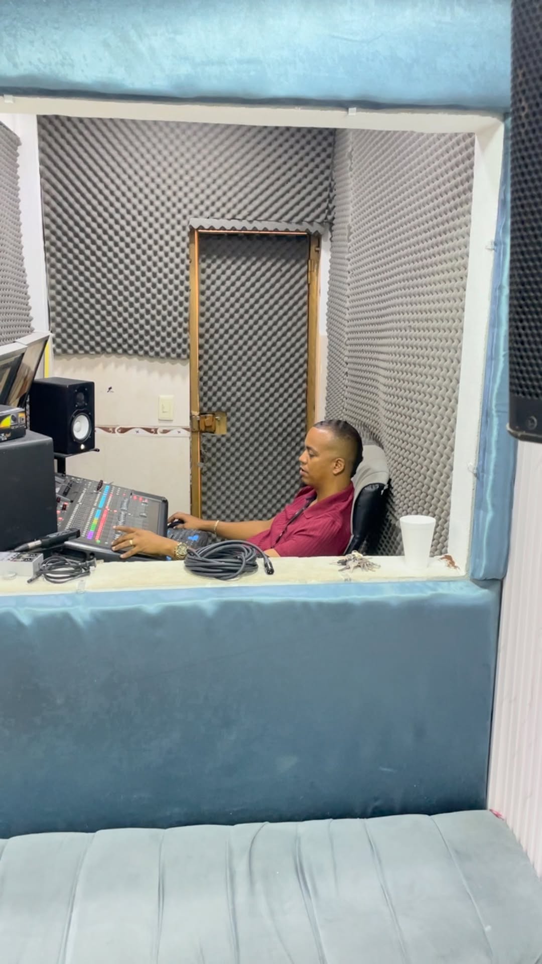 Tema terminado ahora para YouTube y spotify.
No aceptado en emisoras solo en YouTube y spotify.
En agosto vamos para Panamá. 🇵🇦