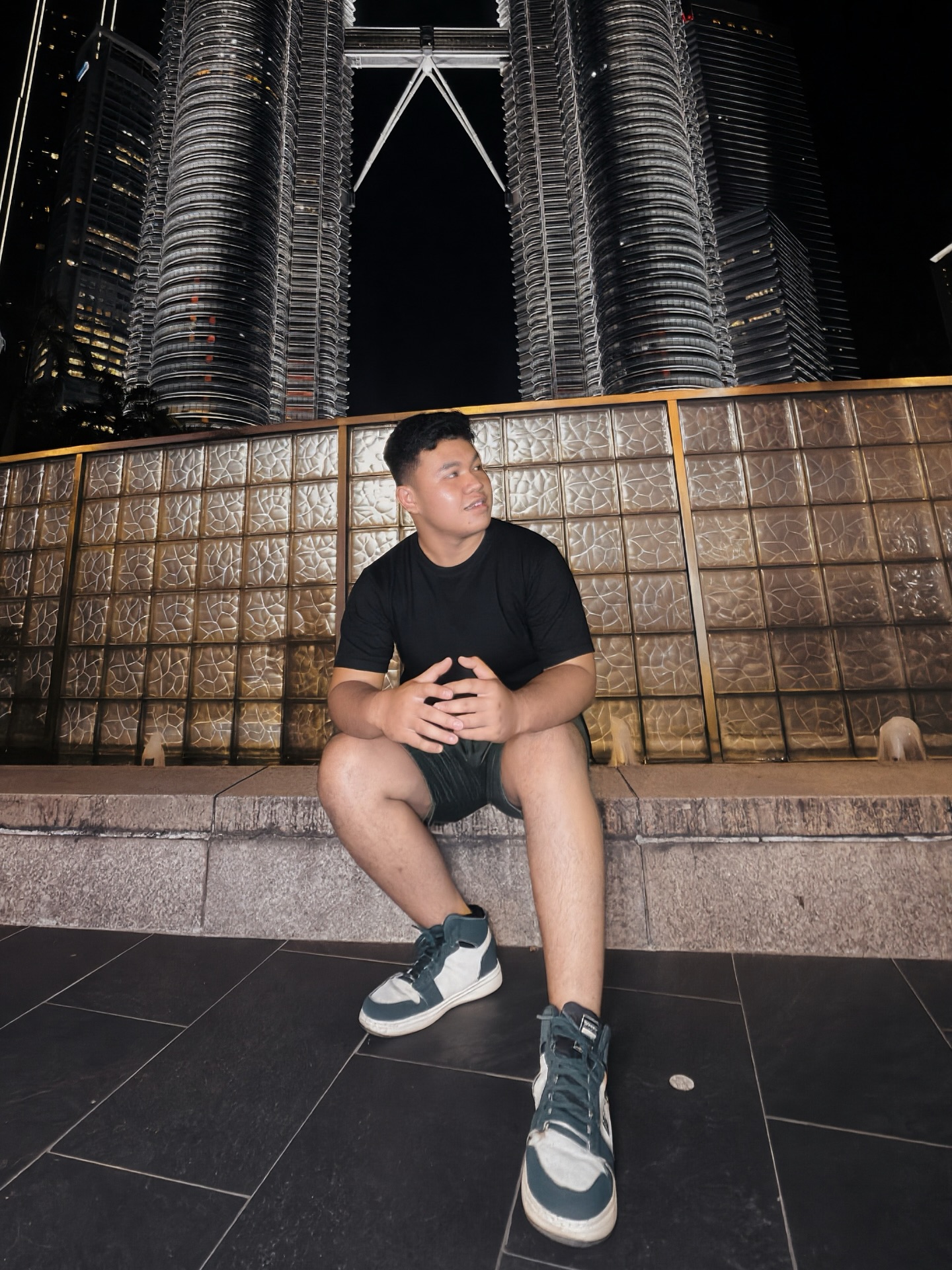 He said don’t be too tall... that’s why I chose to sit
#fyp #lfl #instagram