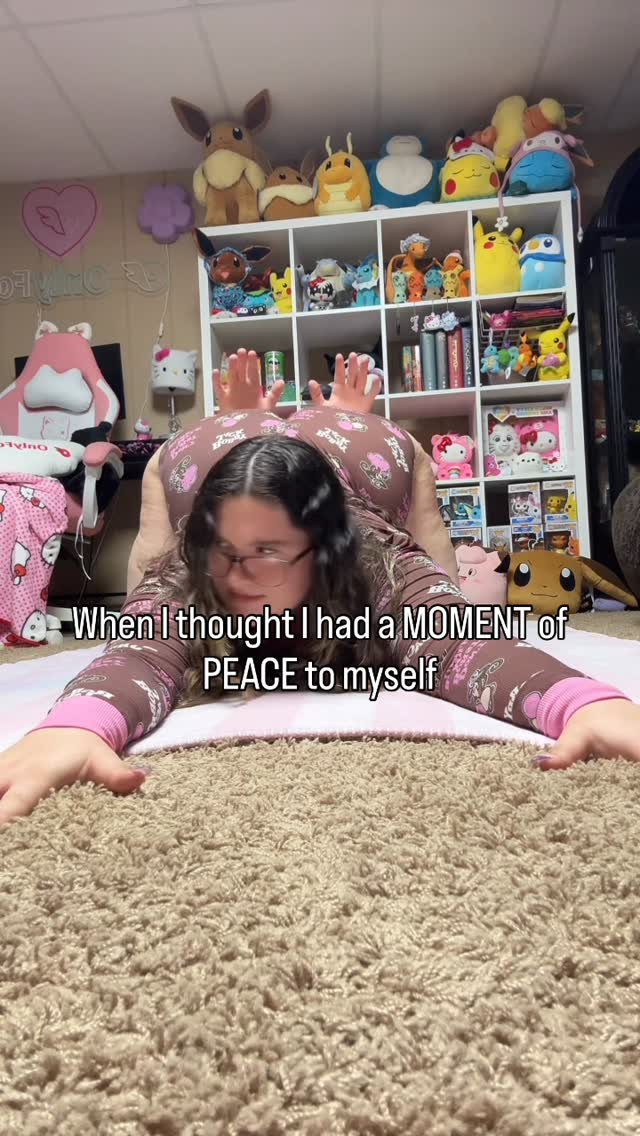 But what do I expect 😂😅
#funny #curvy #explore #yoga #stretch