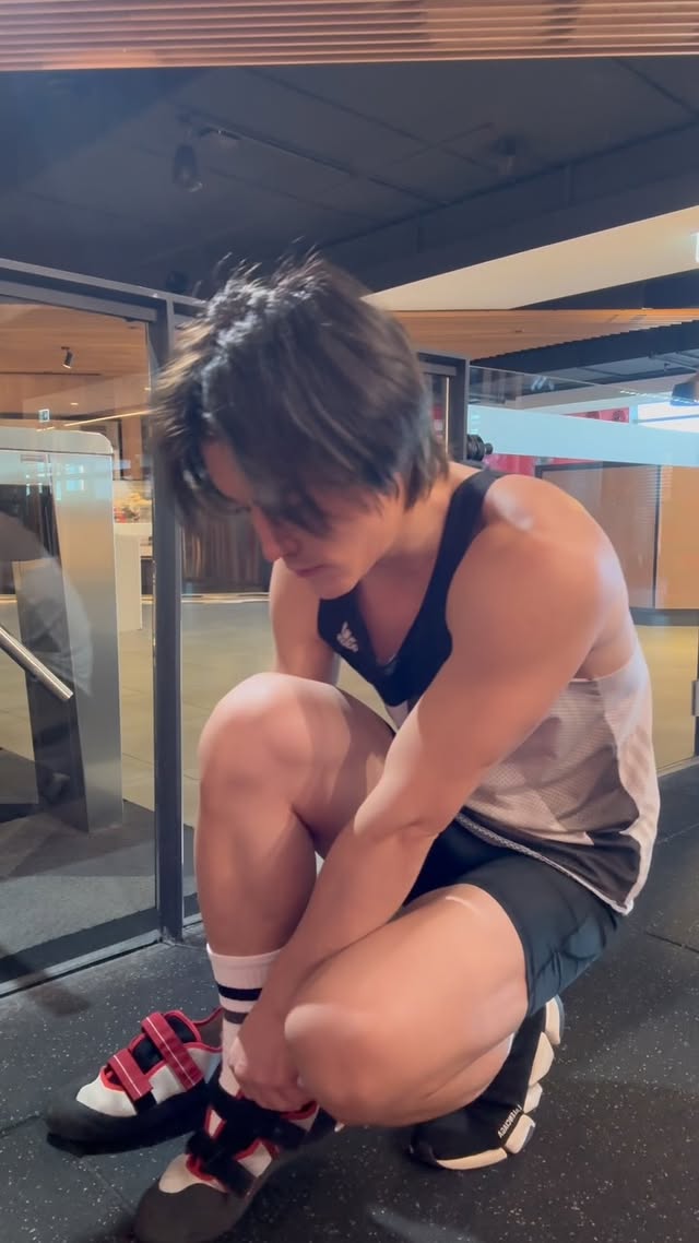 Excitement? Scare? Strength? Strategy? Problem solving? Body coordination? Repeatedly testing the strength of the mind to see if I can make it? Yep. That’s why I love indoor rock climbing.