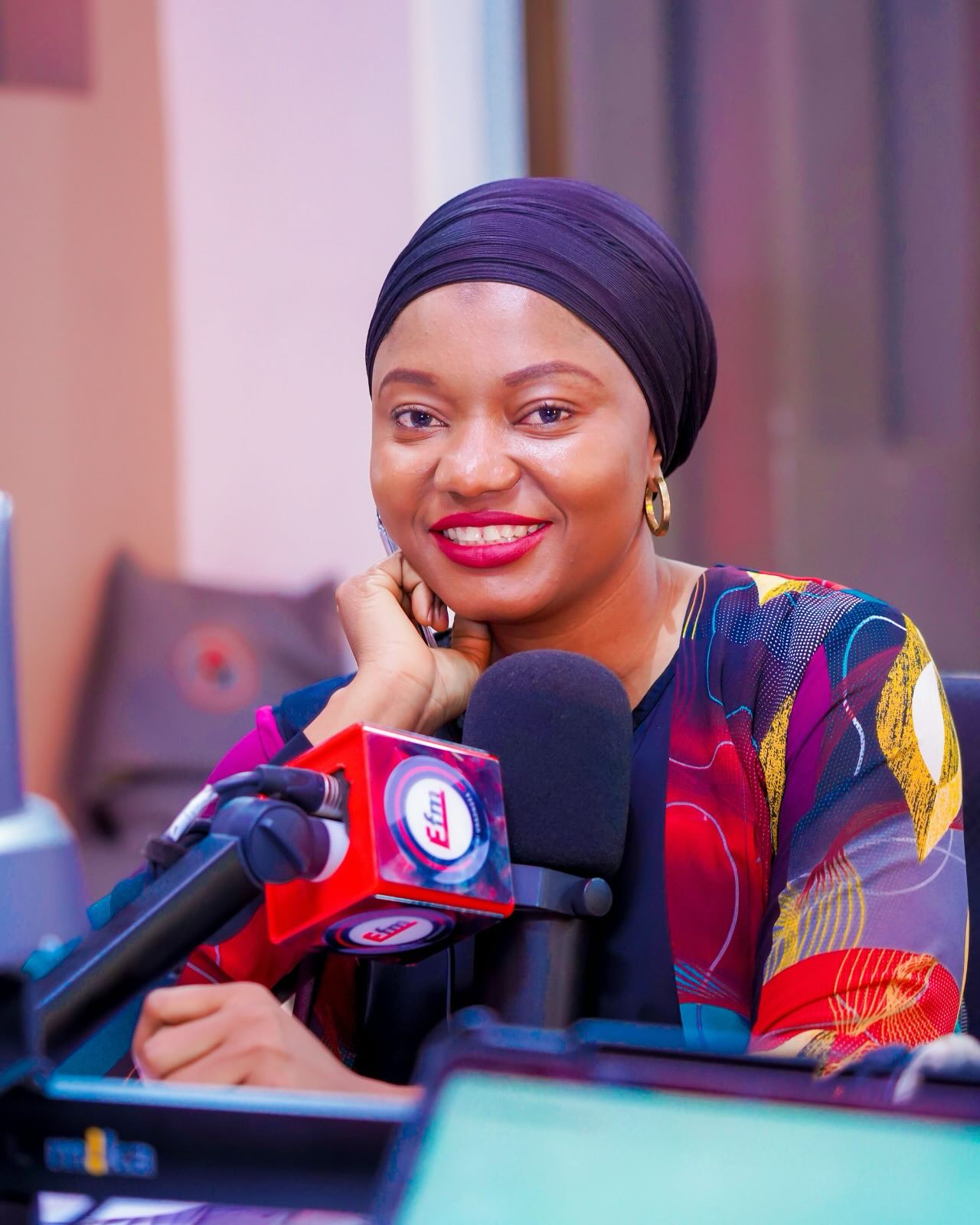 Karibu Katika #JotoLaAsubuhiEFM
Tufuatilie live kwenye Youtube channel yetu EFM TANZANIA weka maoni yako yatasomwa hewani.
Cc @irenekillenga @kipandee_ @fatmalikwata @rdj_mafuta @zuberi_mkalaboko @ibrahim_ambokilee
💻 @eddomobby
✍️ @bigthemadness
#JotoLaAsubuhiEFM