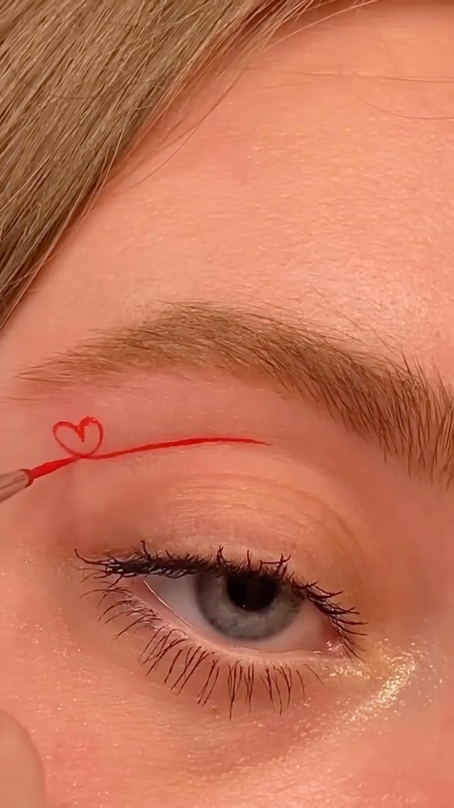As always, 100% of the profits from our Pride Liner go directly towards supporting the LGBTQIA+ community💌
Over the last 6 months we have been supporting @sahirhouse and have since renewed our partnership to further our support for another 6 months!✨
Leave your suggestions in the comments for the LGBTQIA+ charity we should support next👉
📹 @pinkishpiendel
ID: Makeup artist demonstrating quick and easy graphic liner ideas using the Glisten Cosmetics Pride Liner.
#glistencosmetics #creativemakeup #colourfulmakeup #eyeliner #pride #pridemakeup #indiemakeup #indiemakeupbrands
