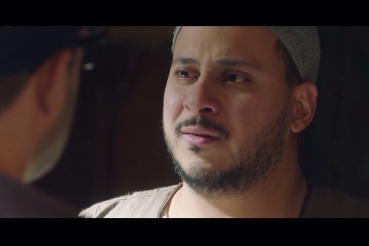 وأمانة عليك لما يعدموني وتستلم جثتي.. ابقى ادفني جنب قمر 😔 يمكن رقدتي جمبيها تخليها تسامحني
#كريم_عفيفي
#ولد_الغلابة