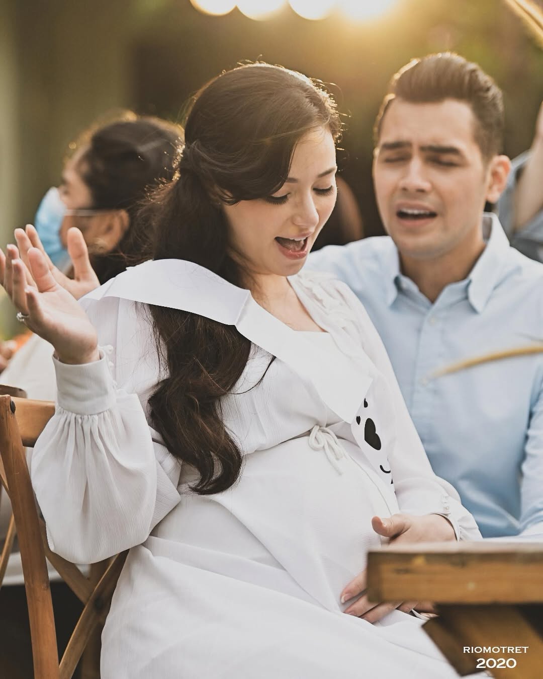 I am very grateful for a chance to honor the baby's coming through a serene gathering with family and friends. Always be happy and healthy, my baby girl. I'll see you soon!