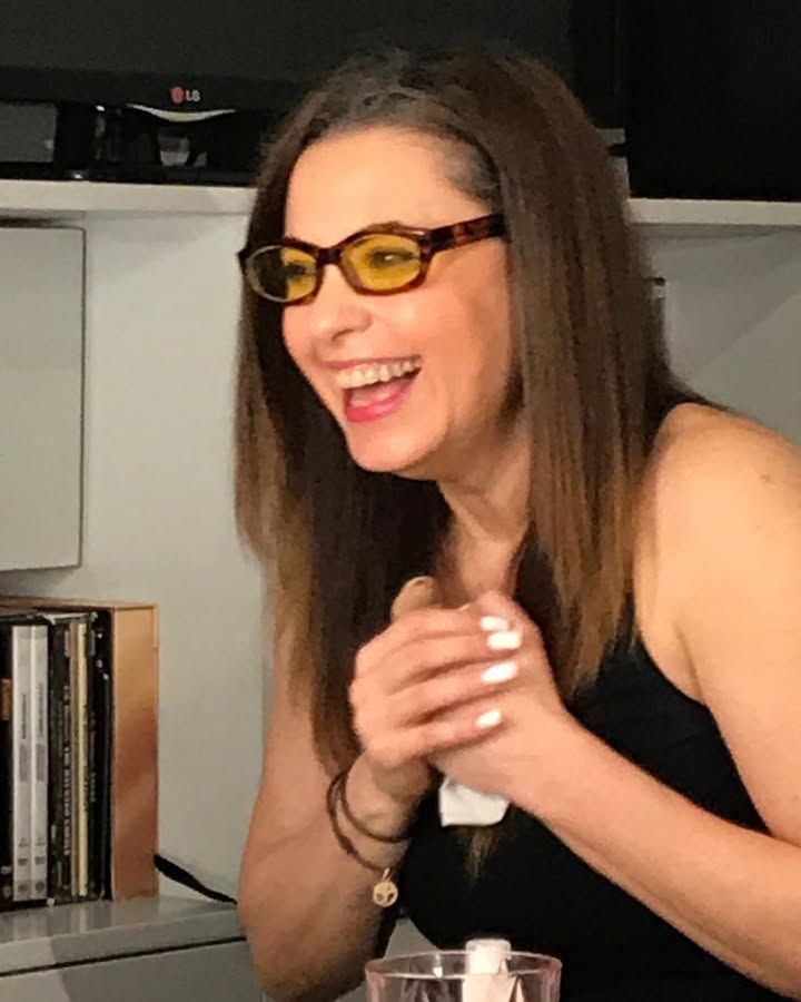Hoy tu sonrisa no cesa de iluminarse con los corazones que te felicitamos en fecha tan maravillosa mi amor, eres increíble y somos todos muy afortunados de tu alegre presencia, eres más y más hermosa cada día! Preciosa! Te amo cielo, gracias por aceptarme a tu lado 🧚♀️🌻🌞🌼🎂🎼🎹🎁🗝❤️💛💜💗💝🎶🎵🎶🎵🎵🎵❤️❤️❤️❤️❤️