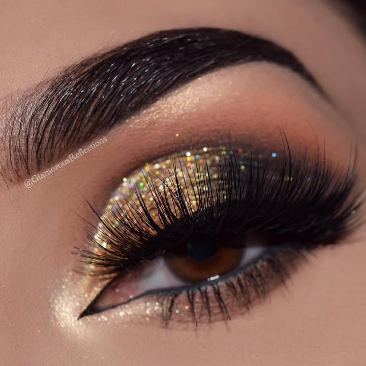 Yay or Nay?!
.
Products Used:
.
💥BROWS: @anastasiabeverlyhills Dipbrow Pomade in Ebony & 24 hr brow setter Gel.
💥 PRIMER: @tartecosmetics shape tape concealer in light medium.
💥EYESHADOWS: @anastasiabeverlyhills Prism Palette • @litcosmetics Ella size 2 glitter •
💥MASCARA: @benefitaustralia BadGal BANG mascara •
💥LINER: @toofaced Sketch marker liquid art liner in “Black” •
💥LASHES: @flutterlashesinc Intoxicating lashes
💥BRUSHES: @sigmabeauty & @morphebrushes brushes used. • (Click the link in my bio to shop @sigmabeauty Brushes and use the code “ASMA” at checkout to get 10% off.
.
.
.
#glamorousreflections
.
.
.
.
#wakeupandmakeup #contacts #maryhadalittleglam #anastasiabeverlyhills #melbournestyle #makeupslaves #allmodernmakeup #sigmabeauty #morphebrushes #norvina #motd #hudabeauty #brian_champagne #xmakeuptutsx #shophudabeauty #alyakattan #hudabeautylashes #samerkhouzami #melbournecity #melbourneartist #tartecosmetics #urbandecay #benefitcosmetics