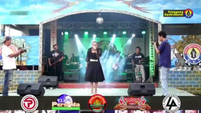 Cinta Jadi Benci
.
.
#Dangdut #Orkespemalang #wandabaito #pricilliawanda #oaoe #dangdutkoplo #hiburandangdut #penyanyi #vocalist #Indonesia #lfl #likeforlike #likeforlikes