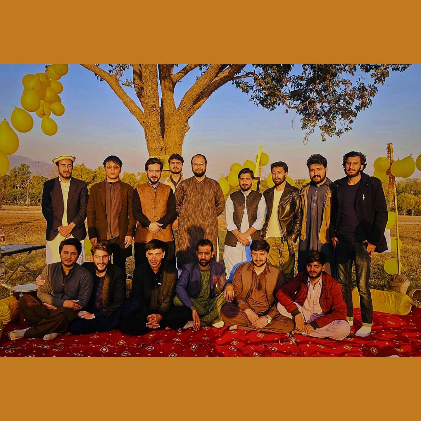 Gathering in honor of our beloved teacher Muhammad Munhib Shah. A beautiful day of December with friends under the sun. 💐❤️
#gathering #IIUI #DepartmentOfEnglish #littt
#theteacher #mentor #safehaven #december #picnic #yellow #fatimajinnahpark #islamabad
#deadpoets #carpediem