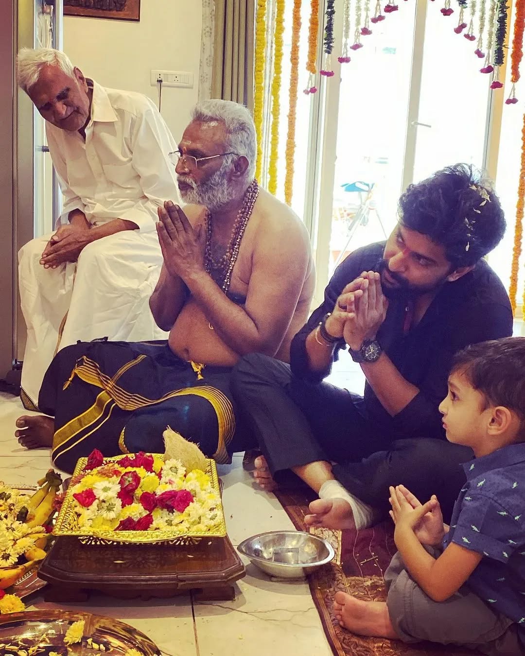 4 generations ❤️
@nameisnani #ArjunGhanta #junnukutty
Follow us for more hd pictures
Turn On post notification
🔔
Follow
Do follow 👉 @nani_cult_fans
Do follow 👉 @nani_cult_fans
Do follow 👉 @nani_cult_fans
.
.
.
.
#Nani #nani_cult_fans #naturalstarnani #actornani #lovenani #nanifandom #naturalstar #nanifanforever #nanifanpage #tollywoodactor #nameisnani
#nanifans #antesundaraniki #Nani26 #Nani28 #Nani27 #Shyamsingharoy
#Dasara