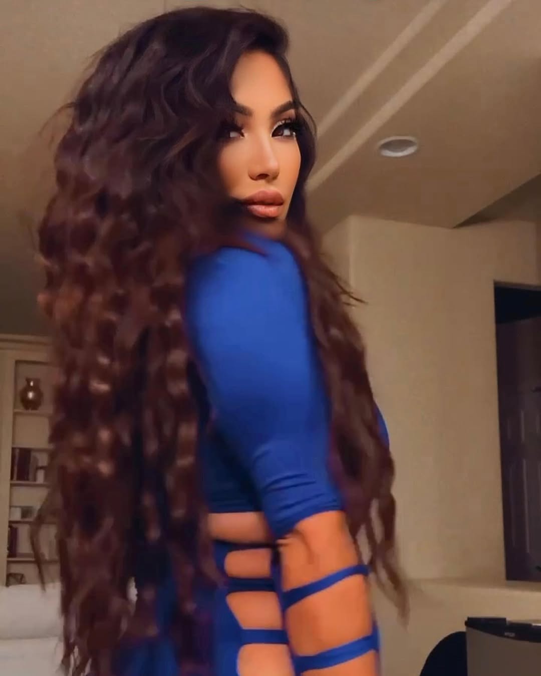 Giving you the blues 💙💎
#Swipe ———>
#ValorieDash ❤️