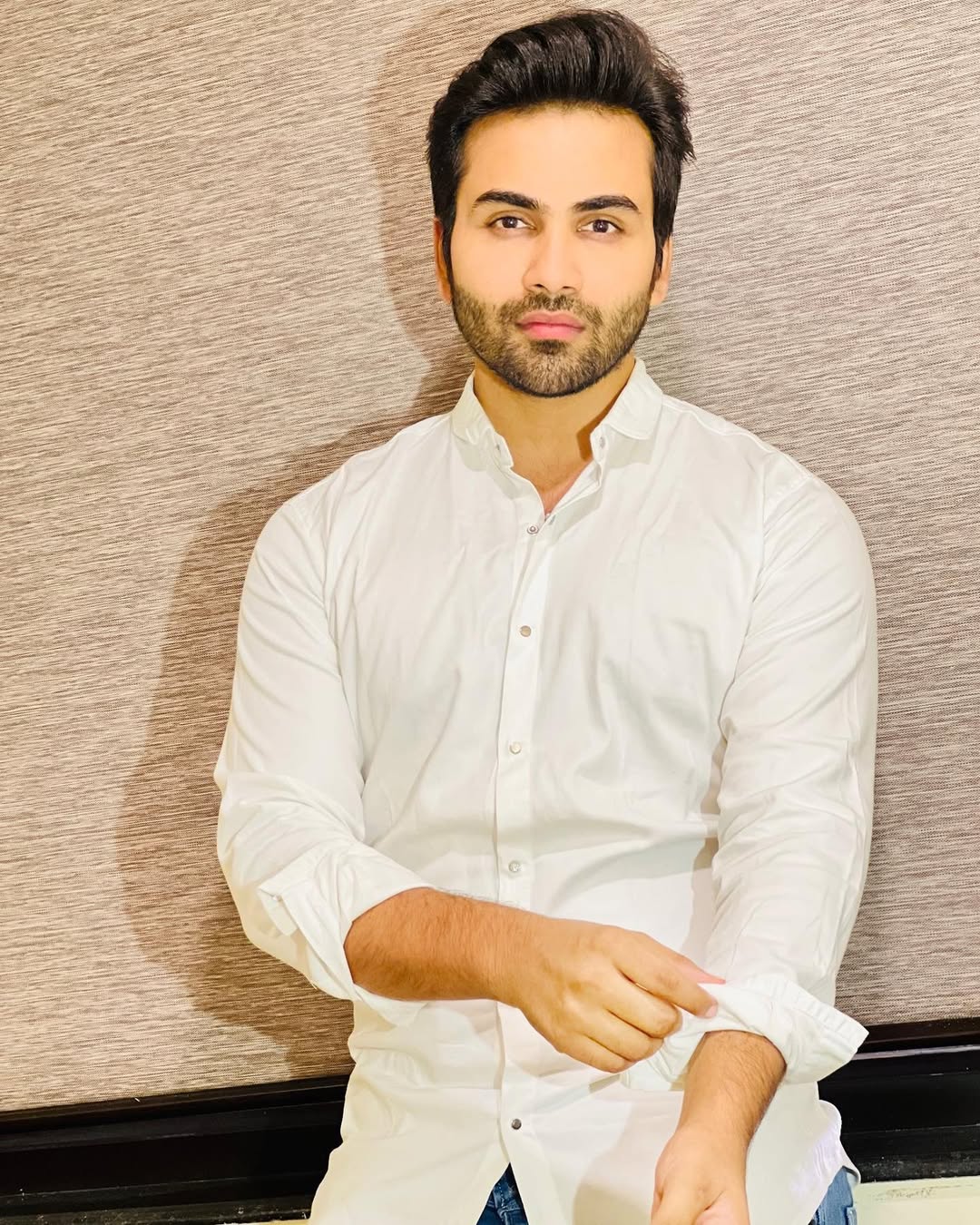 Faith and honesty! #abhinandan #actor #actorslife #picoftheday #instagram #outfitoftheday #trending #whiteshirt #beard #classy #rawphotography
