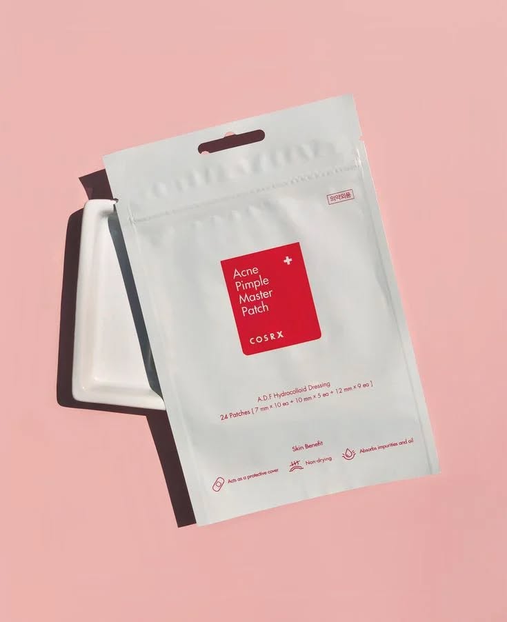 Средство экстренной помощи Acne Pimple Master Patch от COSRX подарит быстрое облегчение - приклеив патчи на ночь, уже утром вы увидите результат их работы - прыщи станут менее заметны.
Гидроколлоидные пластыри для быстрого точечного удаления акне помогают в короткие сроки в зависимости от стадии развития акне или погасить очаг воспаления, или способствовать быстрому созреванию возникшего гнойничка.
Помогают коже поддерживать идеальный уровень увлажнения для последующего заживления ранки и минимального рубцевания.
Они пропитаны маслом чайного дерева и салициловой кислотой. Воздействуя направленно в зоне воспаления, средство уменьшает покраснения, удаляя видимые прыщи.
Масло чайного дерева обладает ярко выраженными противовоспалительными и антисептическими свойствами, успешно применяется при хронических кожных заболеваниях, , способствует быстрому заживлению кожи.
Салициловая кислота обладает антибактериальной и бактерицидной активностью, регулирует работу сальных желез.
ПРИМЕНЕНИЕ: Выберите наклейку по размеру и нанесите прямо на акне. Оставьте наклейку на 8-12 часов на лице. Можно использовать как в дневное, так и в ночное время.
В упаковке 24 патча.
🏷️2300 тг
📦по Актобе от 10 тыс тг бесплатно
📦по КЗ от 3-5 дней казпочтой
#уходзакожей#уходзакожейлица#уходзалицом#уходоваякосметика#патчиотпрыщей#cosrx#патчиотпрыщейcosrx#корейскаякосметика#243сентябрь