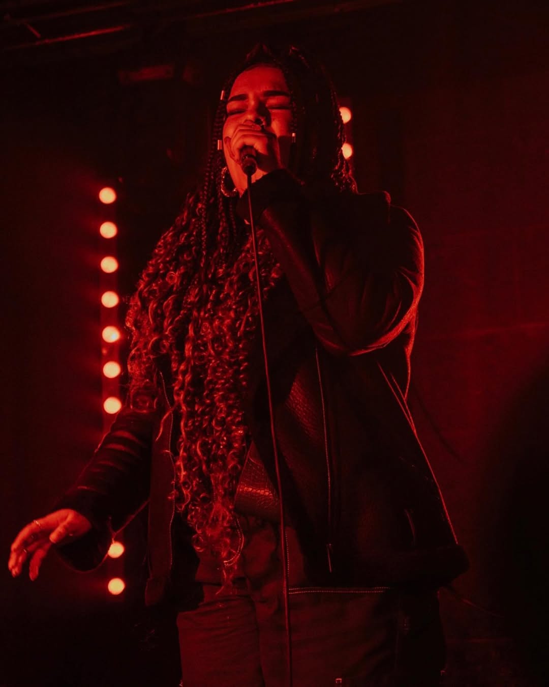 I just wanna take a moment to to thank GOD and @ldnrbs for believing in me and bringing back my light.
I really am living the dream, this is just the beginning. It makes me so happy that I can bring everyone happiness and love when I perform. Love you all β¨πβ€οΈπ£ππ₯
Ephesians - 6:11
πΈ - @dzy.visuals