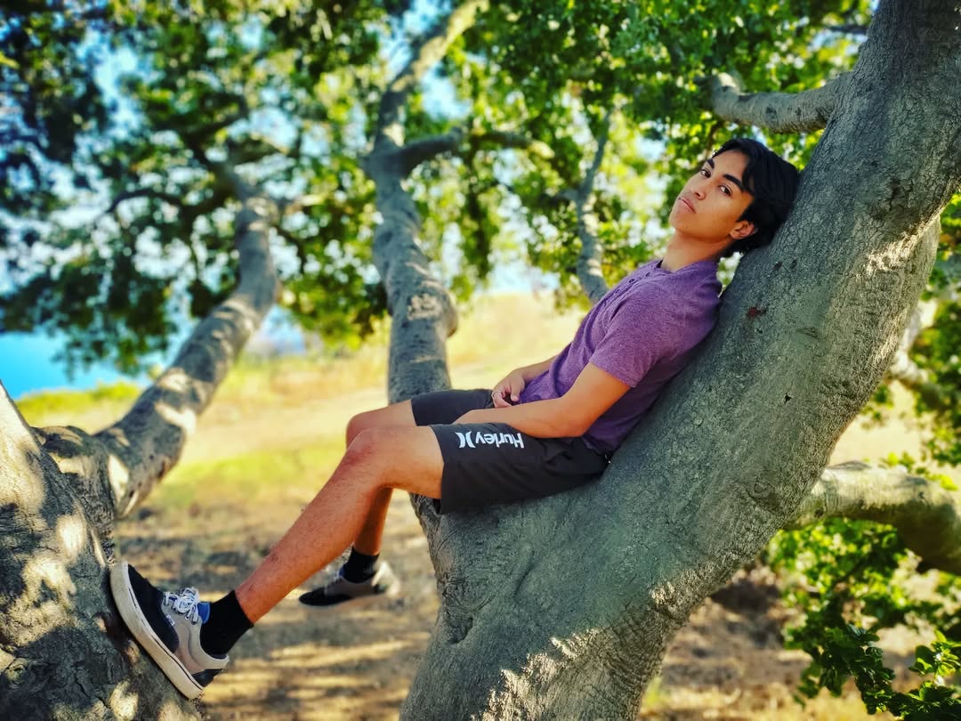 Chilling 😎
.
.
.
#fyp #california #hiking #actor #naturephotography