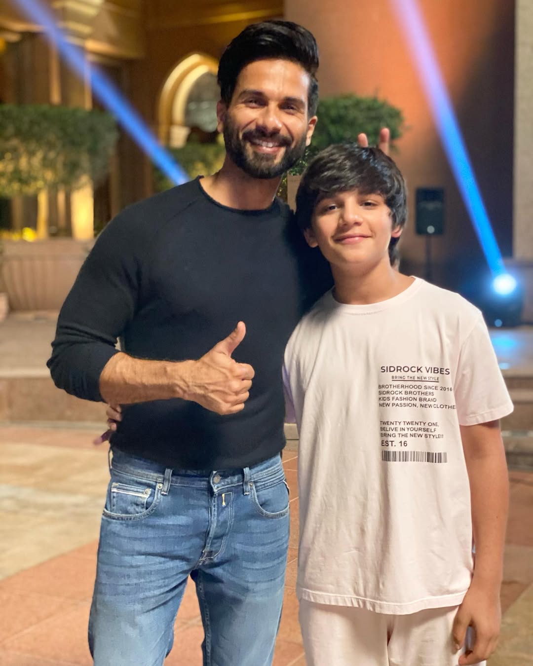 As we all know his acting reflects his dedication towards work,and being with him brings out the best 😎 Thank you Sir for all ur Guidance @shahidkapoor All my Love ❤️
👀Stay tuned something superb coming up 🔜
#sartaajkakkar#shahidkapoor#shanatics#shahid#kabirsinghfanclub#explore#kabirsingh#youngactor#younghollywood#mumbaicasting#casting #godisgreat