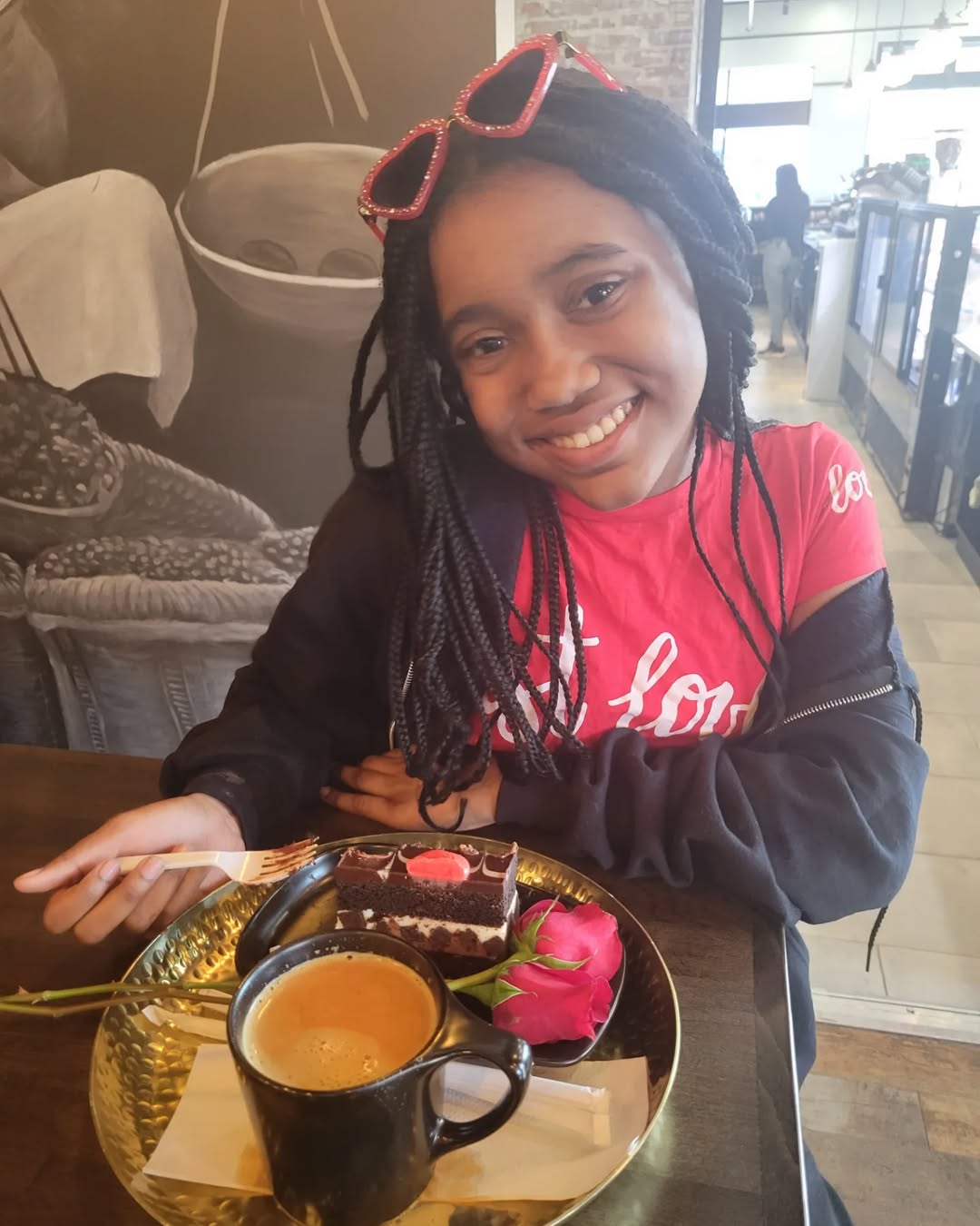 What are your plans for Valentines Day?
I stopped by @harazcoffeehouse
for Chocolare Mousse Cake and a Adeni Chai Tea (Louisville Location)
#louisville