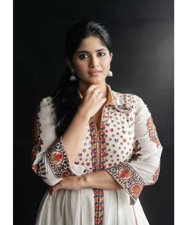 ๐คโจ
Follow: @lovable.vampire
@meghaakash
#meghaakash #raashikhanna #rashmikamandanna #rakulpreetsingh #nayanthara #samantharuthprabhu #anupamaparameswaran #keerthysuresh #atharva #vijaydevarakonda #sivakarthikeyan #vijaysethupathy #dhanushkraja #surya #love #friends #tamilnadu #kerala #kollywoodupdates #tollywoodupdates #bollywoodupdates #tamilactress #bollywood #edits #indiaphotography #cute #music #songs #indiancinema #trending