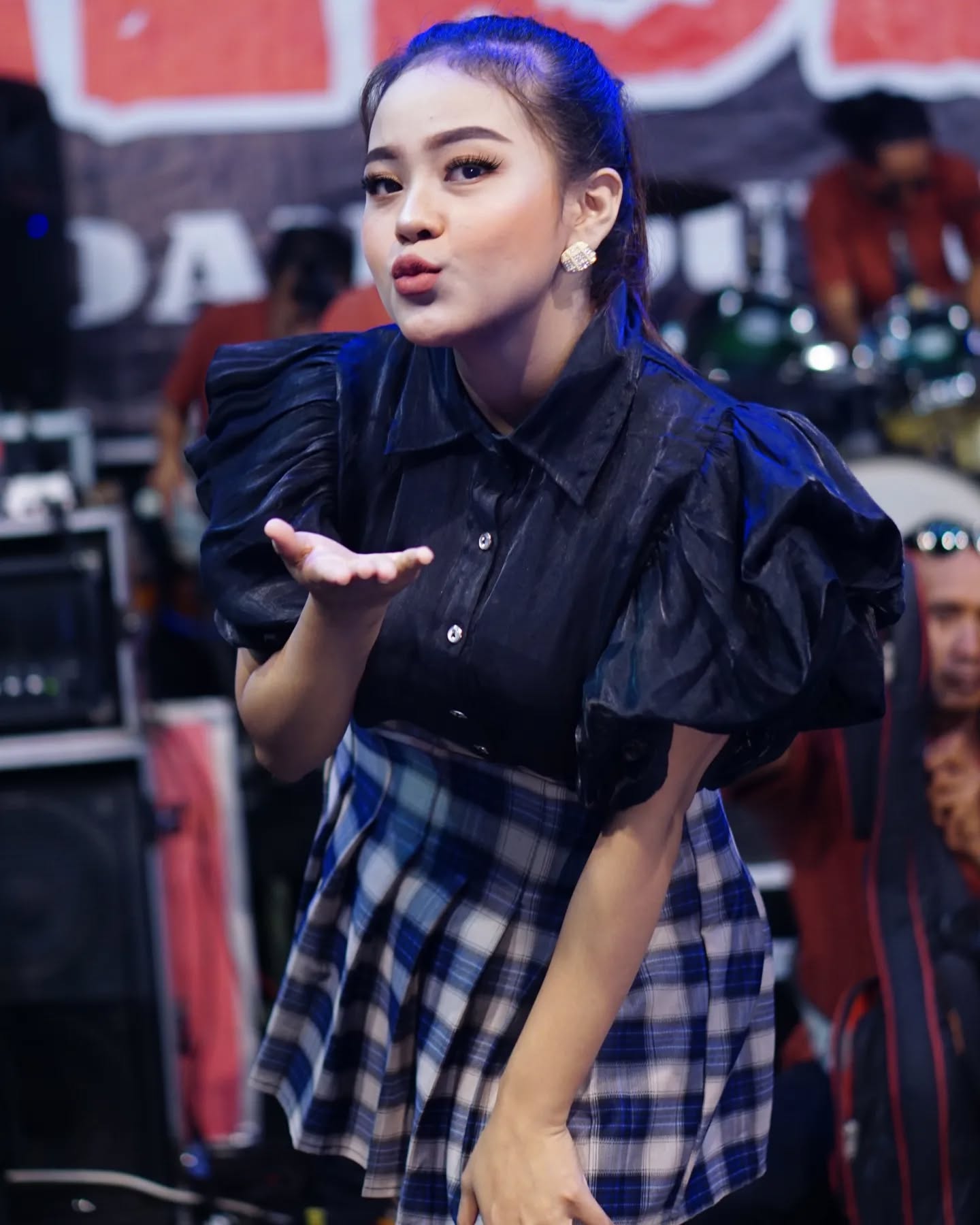 Kiss dulu buat kaliannn 😘😍
.
.
.
#wandabaito #singer #blackers #newpost #lfl #kaisarrepublikdangdut #batang #jateng #penyanyi #pemalang #tegal #pricilliawanda