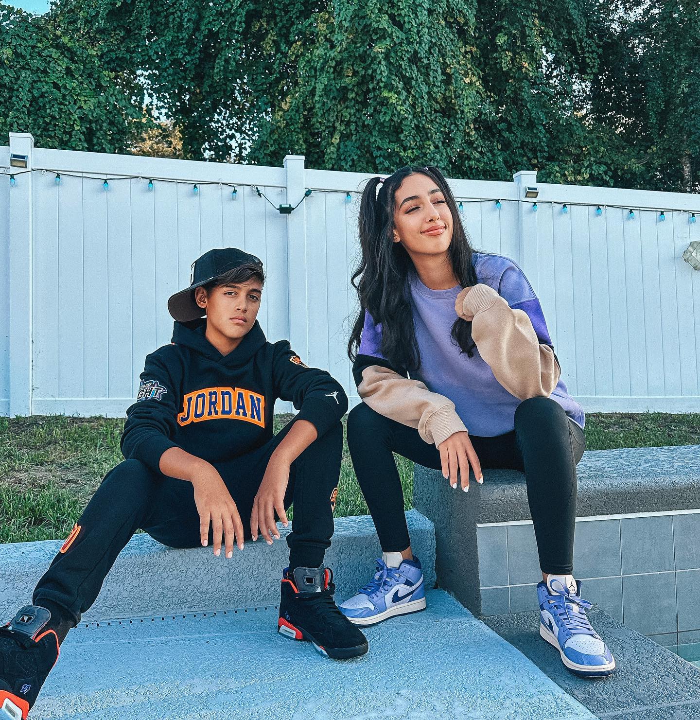 Fall looks are our fave! 😉 @hibbettsports #styledbyhibbett #toetohead #ad