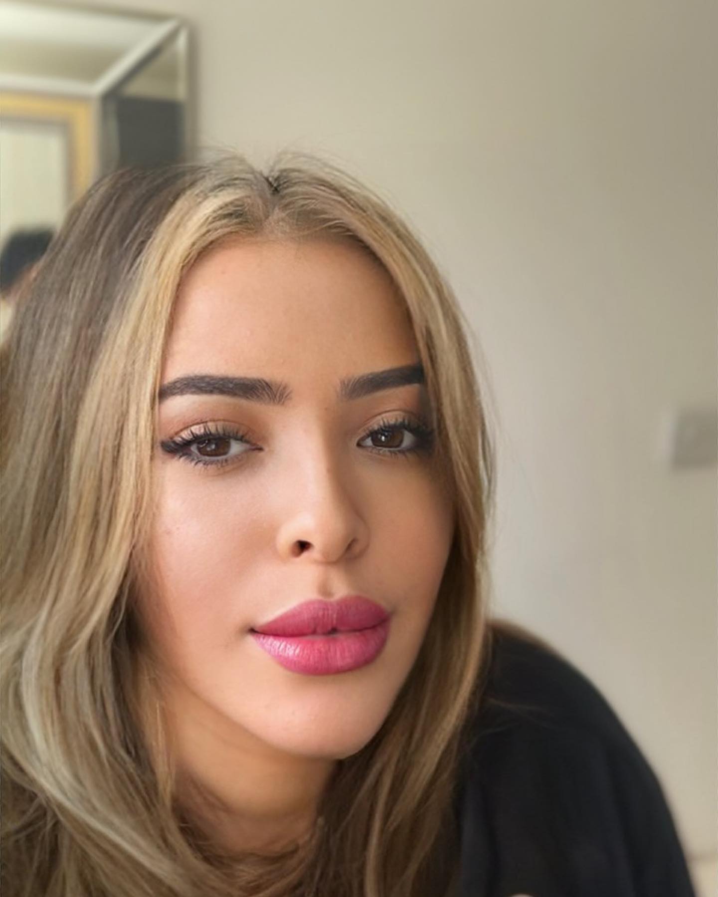 Lip Blush🔥 Client selfie - Book your lipblush now💋Time for some changes! #lipsblushtattoo#lipblush#london#lipblushartist#tinadavies#lipblushtattoo#dudakrenklendirme 🤍💋 #semipermanentmakeup#lipstick#makeupartist#lithopssemipermmakeup#lithopsbeauty#beautybloggers#beautymakeup#beautytips#beautyphotography#whetstone#totteridgeandwhetstone##scalptattoo#whetstone#totteridgeandwhetstone#lithopsbeauty#scalpmictopigmentation#micropigmentation#londonlife#beautysalon#beautytips#lithopslondon#hydrafacialresults#bbglowlondon#facialtreatment#facials#beautytips#beautybloggers#semipermanentmakeup#semipermenanteyeliner#lithopsbeauty#bbglowlondon