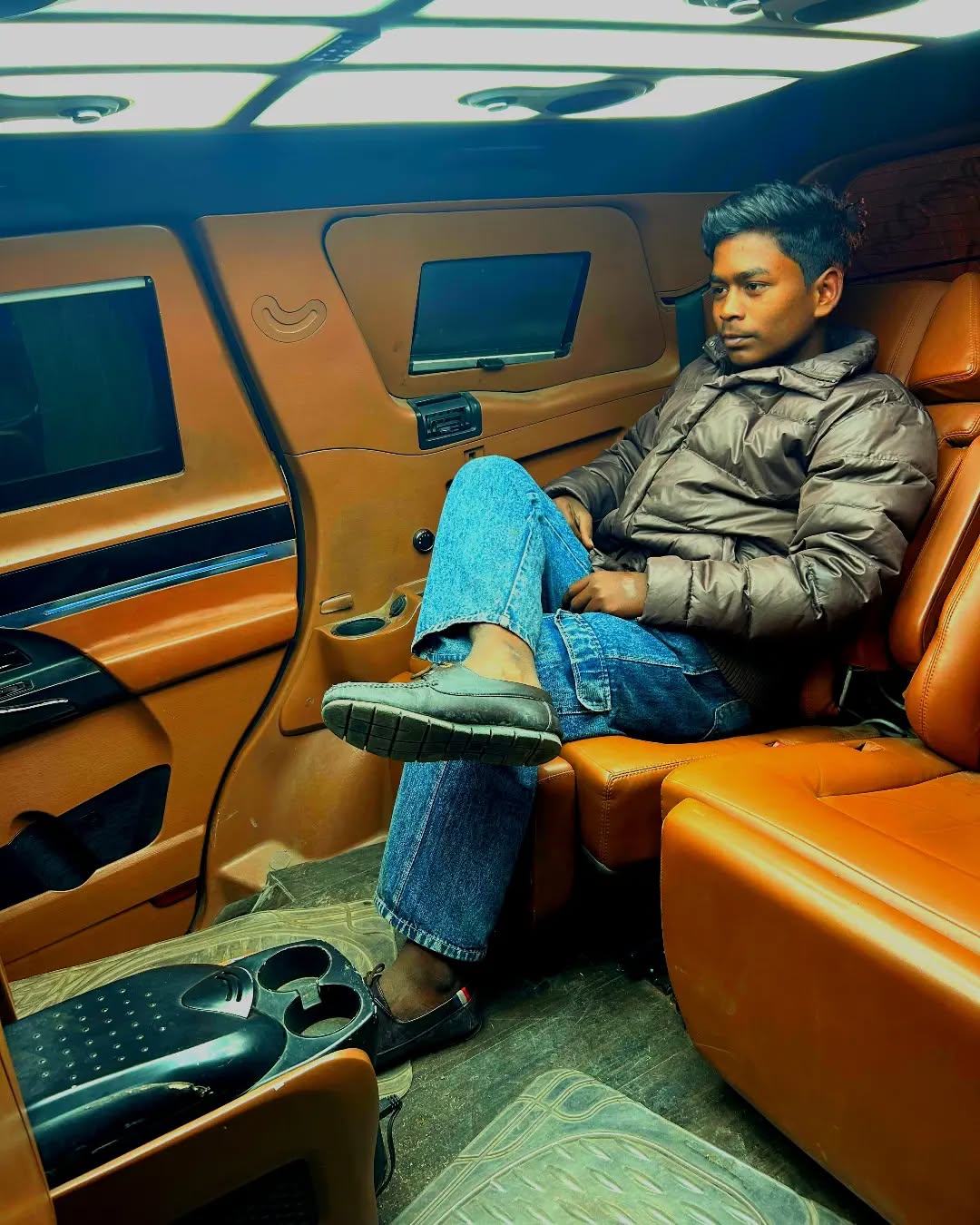 || लोग आपसे नहीं आपके अच्छे वक्त से हाथ मिलाते हैं ||🖤🤝
#viral #trending #mafia #gangstar #view