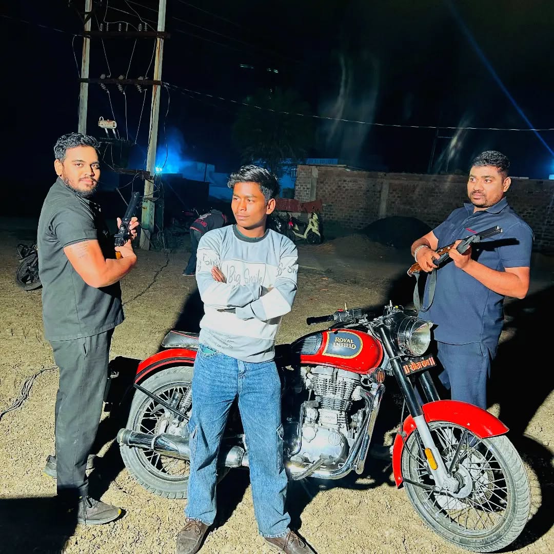 वीर इसलिए वीर होते है, क्योंकि
उनके अंदर असंभव को भी संभव बनाने का जुनून होता है…
#viral #vairal #post #bouncer #trend