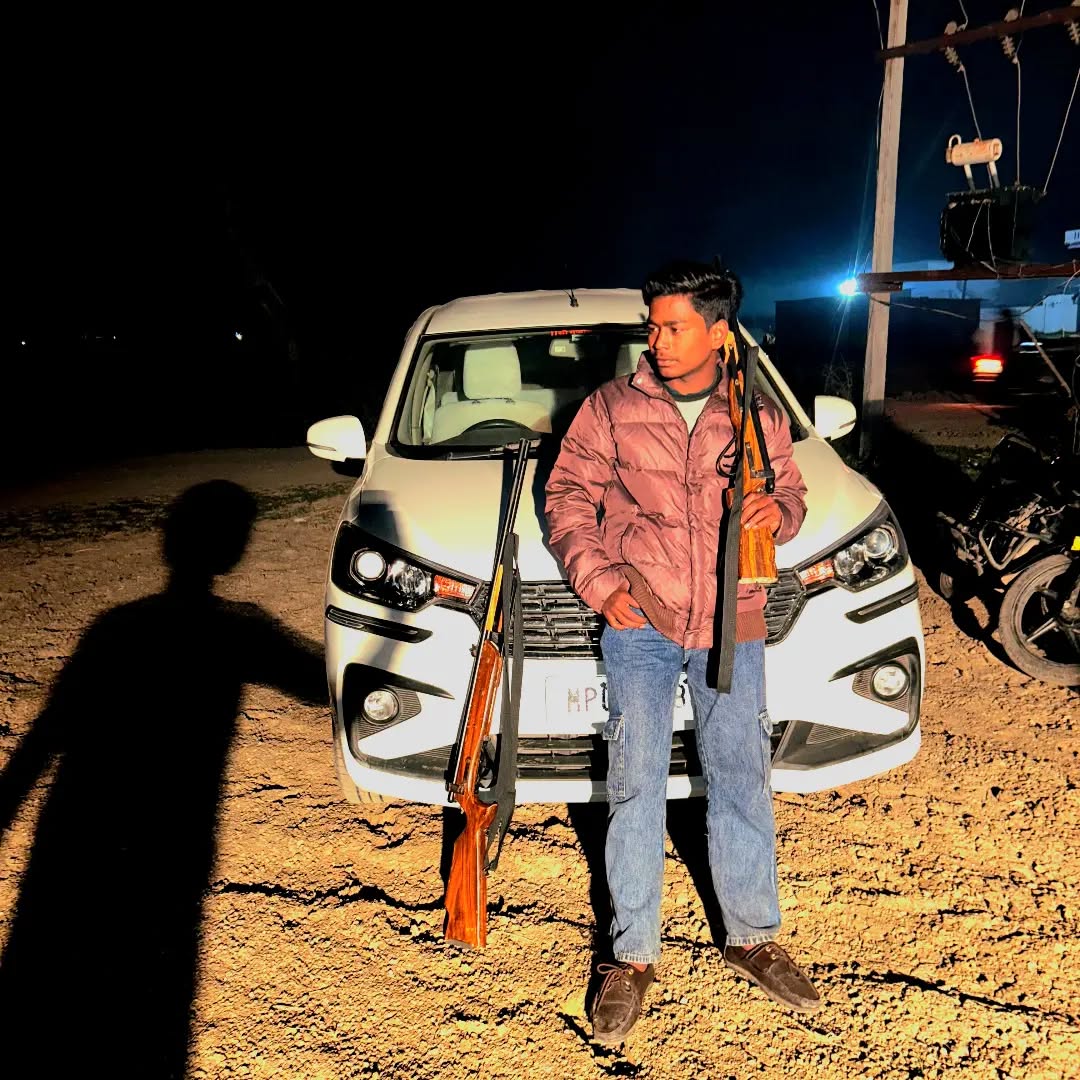 हर अंदाज में शालीनता ही गुरुर है मेरा,😎
हमारी शख्सियत किसी दिखावट की मोहताज नहीं ||❤️
#gangstar #gangstarap #gang #gun #badmash #badmashi