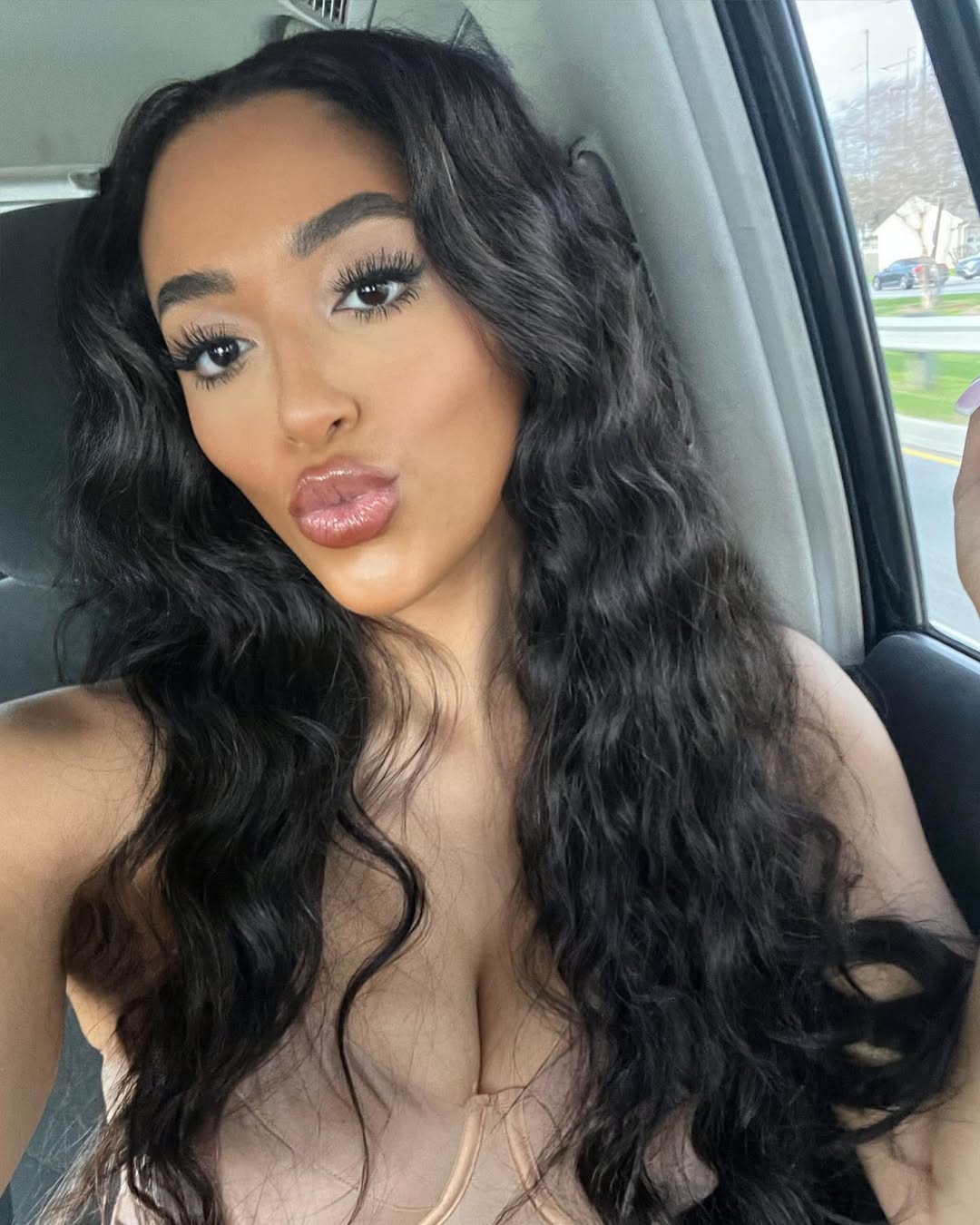 🤳 🍸
