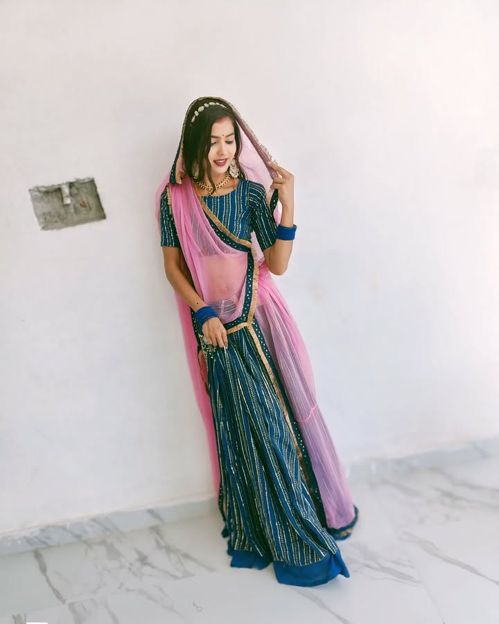 Chikudi byan ๐๐ฅ๐ฅฐ๐
Outfit by-@_designer_mayu