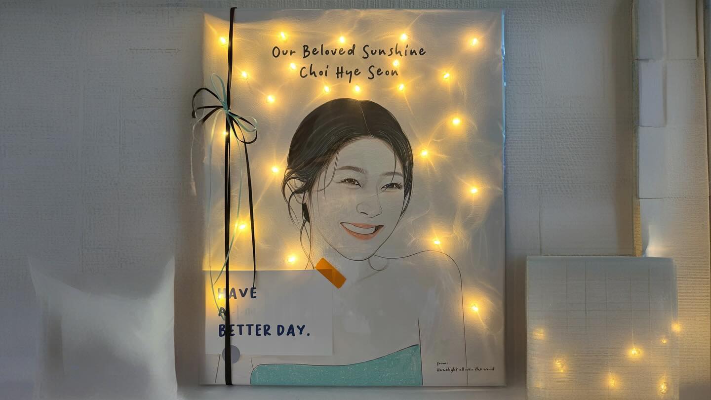 소중한 마음 하나 하나 빠짐없이 정말 감사합니다.
응원해주시고 사랑해주시는 분들이 많이 계신것만도 정말 복이라고 생각해왔는데, 이렇게 제 이름으로 좋은 일도 해주시고 정성스런 선물까지 받게되어 너무 영광스럽고 벅차오르네요😭 쏟아주신 모든 마음, 사랑 그리고 시간과 노력 모두 말로 표현할 수 없을만큼 감사드립니다. 더 많은 사람들에게 많이 베풀고 사랑하며 살겠습니다. 한분 한분 모두 정말 감사하고 사랑합니다!💚
I am truly grateful for each and every one of your precious hearts. I have always thought it a blessing to have so many people who support and love me, and I am so honored and overwhelmed to receive such kind donations, sponsorships, and heartfelt gifts. I cannot express in words how grateful I am for all the love, time, and effort you have poured into me. I will live my life giving and loving more and more people. I thank and love each and every one of you!💚