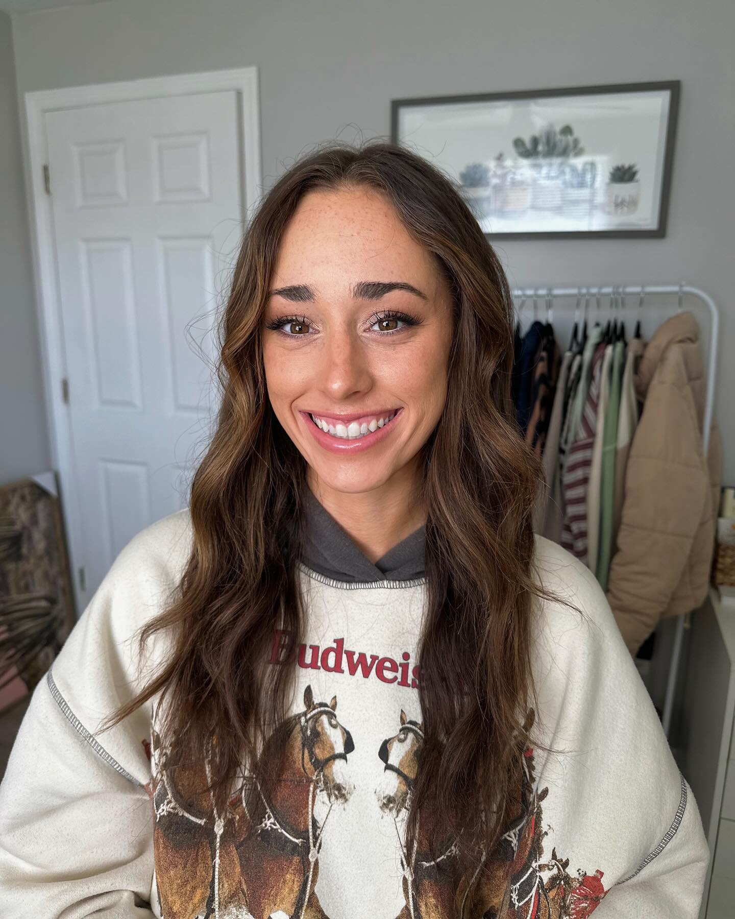 BOOKINGS OPEN!! ✨
Use the link in my bio to fill out an inquiry form! I will respond to all emails and inquiries tomorrow 💖
#ohiomakeup #ohiomakeupartist #makeupartist #makeupartistohio #bridalmakeup #bridalmakeupohio