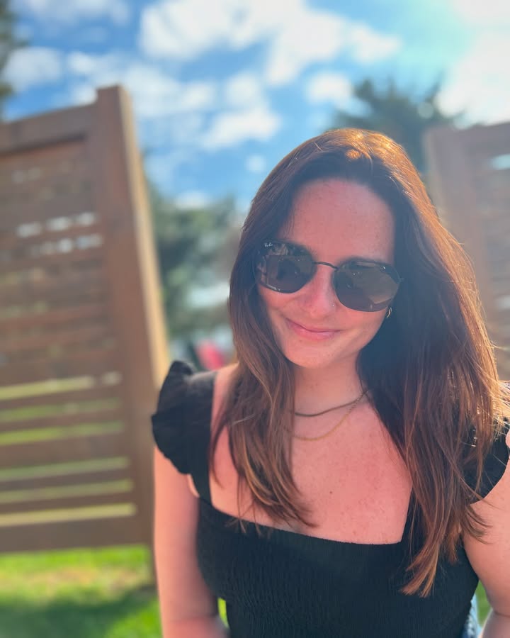 Peach wine and sunshine ☀️