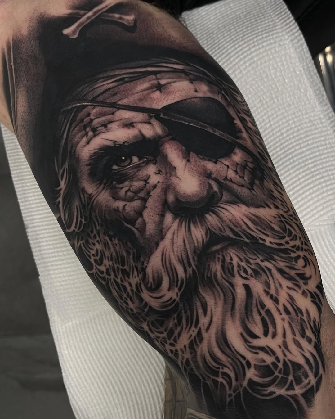 @evolvedink
.
.
.
#tattoo #tattoos #tattooed #tattooartist #fkiron #tattooideas #tattooart #tattoostyle #tattooist #tattoosleeve #tattooideas