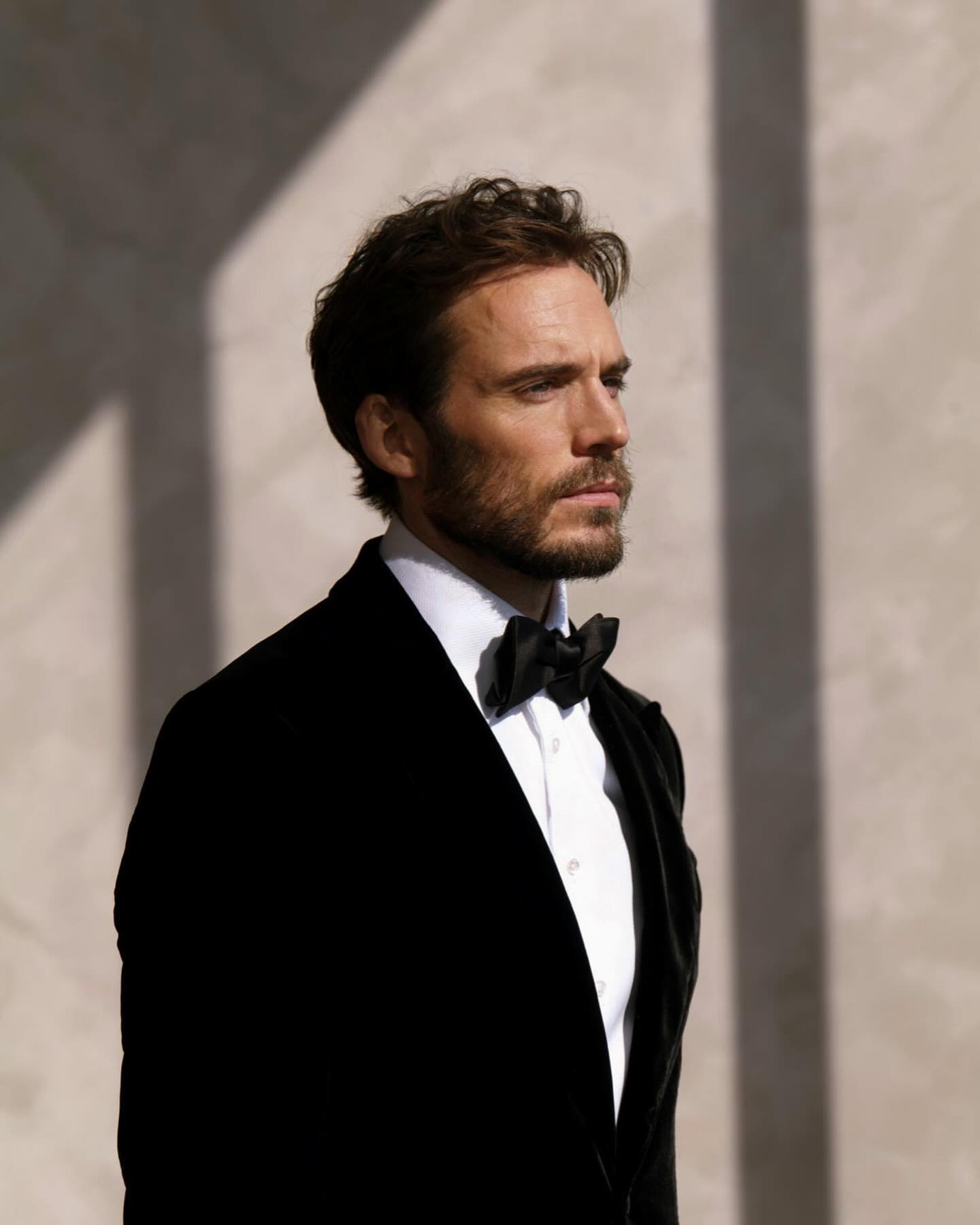 SAM - by Manfred Baumann for today’s Throwback Thursday.
*
*
Photographer- @manfredbaumann
Grooming- @barbaraguillaume
Suit- @tomford
*
*
#samclaflin #emmys #tomford #throwbackthursday #throwback #daisyjonesandthesix #manfredbaumann #tomford