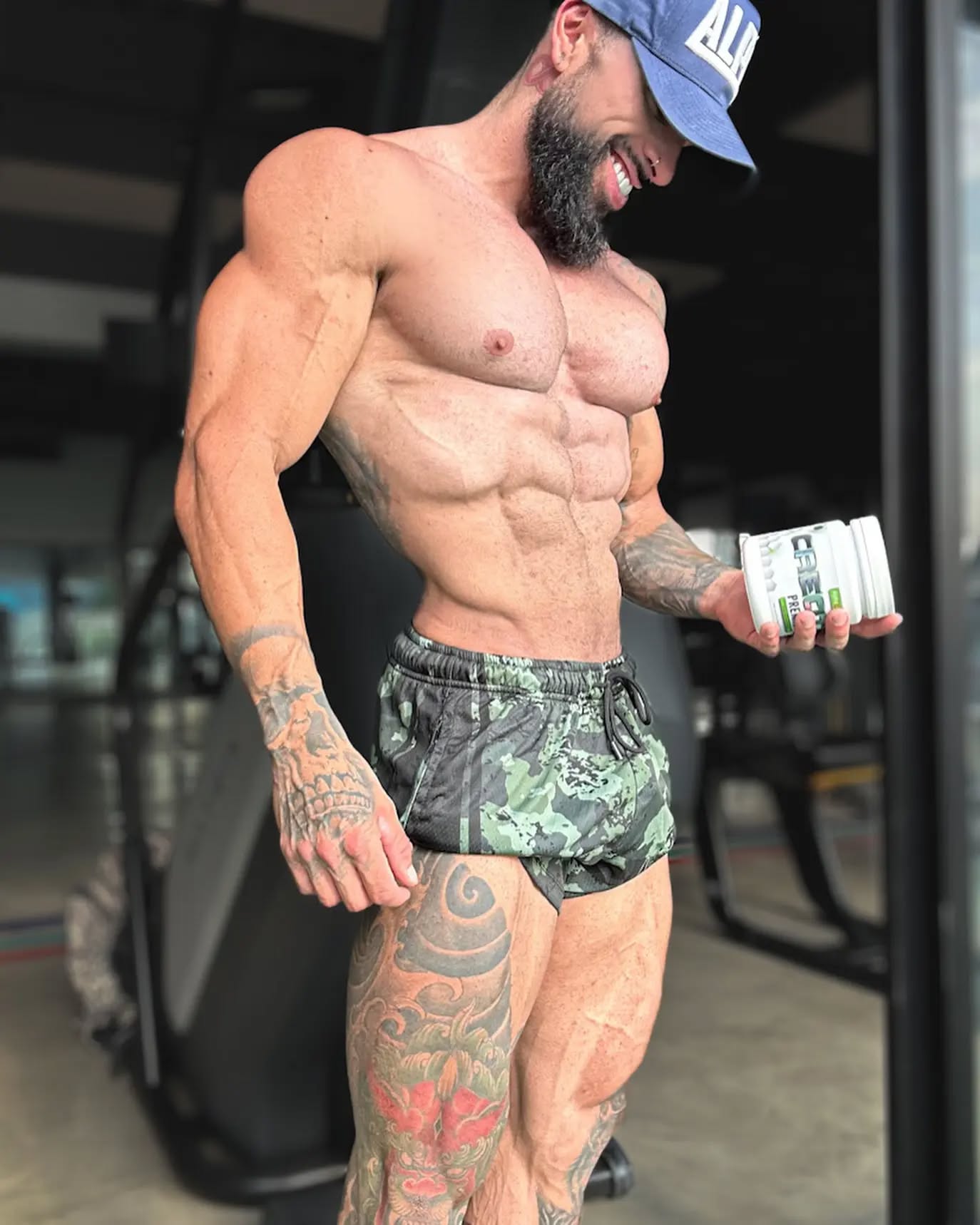 @robfranzoni.ifbbpro
FLACO🚫Sin CRETINA 🫵🏻 ESCÚCHALO
VENTAS Y COACHING DISPONIBLES