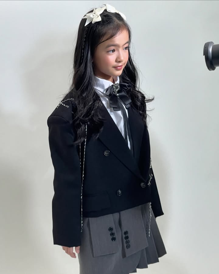 BTS photoshoot for @glitter_ofc 😍😍. Please support & follow me on @glitter_ofc ofc guys. Thank you, big hug🤗❤️❤️