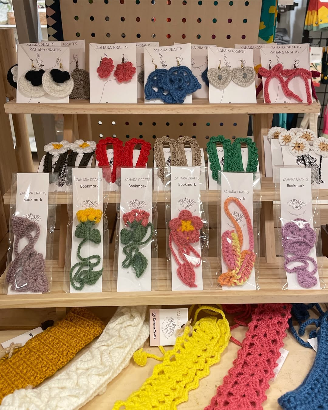 I say we have cutest earrings, headbands and bookmarks!!
We officially launched at Makers Victoria!! Come and visit us at 909 Government St, Victoria, BC!
#crochet #earrings #bookmarks #headbands #crochetearrings #crochetbookmark #crochethexagon #cute #crochetbikini