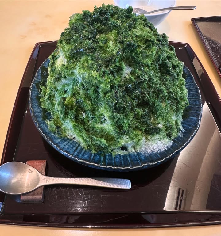 🍧🍧🍧
これは今日ではないんですけど、、涼しい日に食べたんですけど、、
今日食べたいーー🫠🫠
みなさん熱中症にくれぐれもお気をつけて‼️