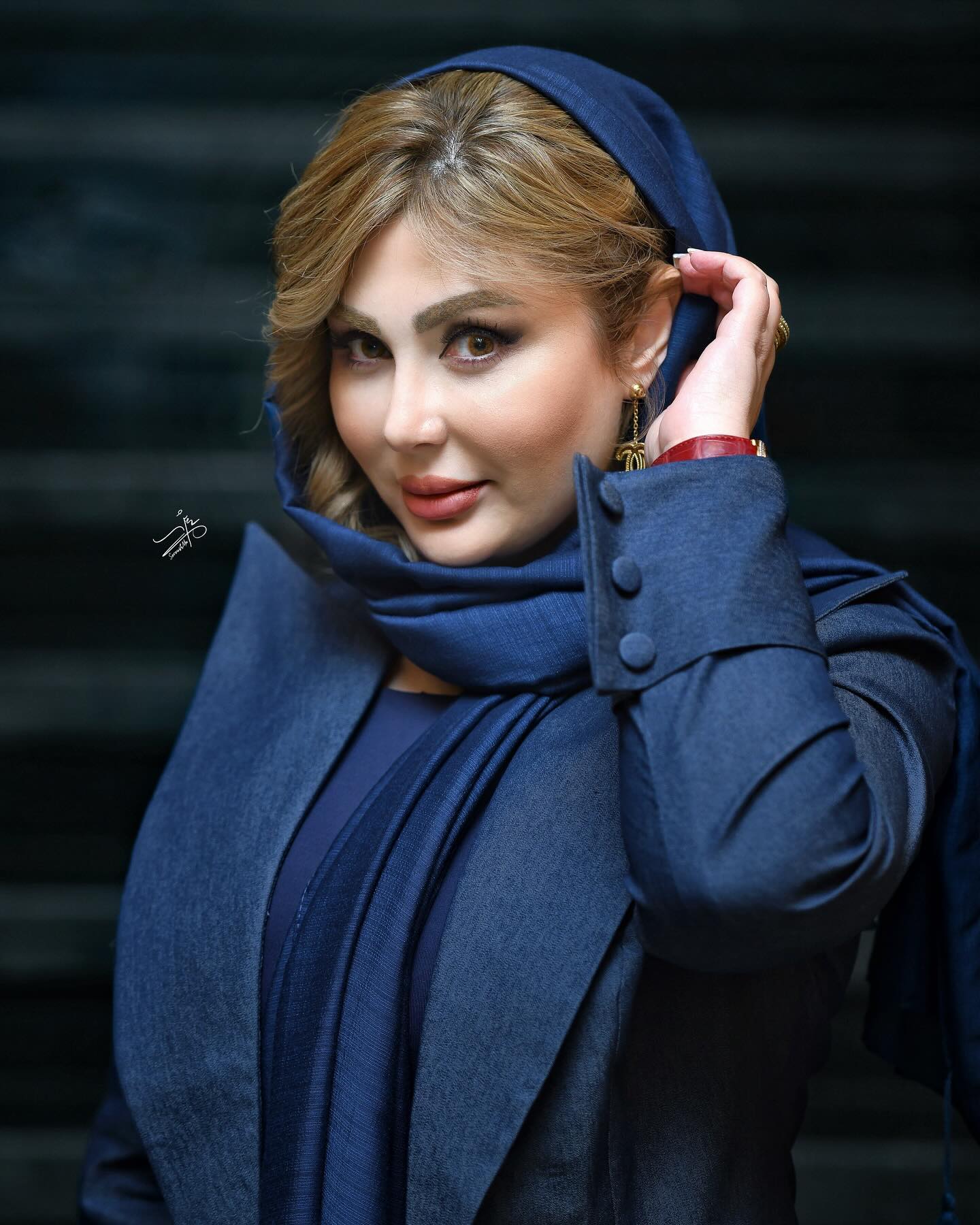 شبتون بخیر💙🩵💙🩵
@soroushmn_
@idehista.official
#نیوشا_ضیغمی