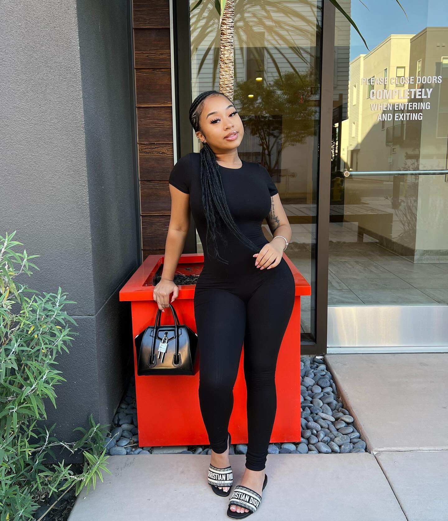 Body work of art like the Mona Li🖼️🎨 @FashionNova
Search 🔍: Bree Butter Snatched Jumpsuit - Black