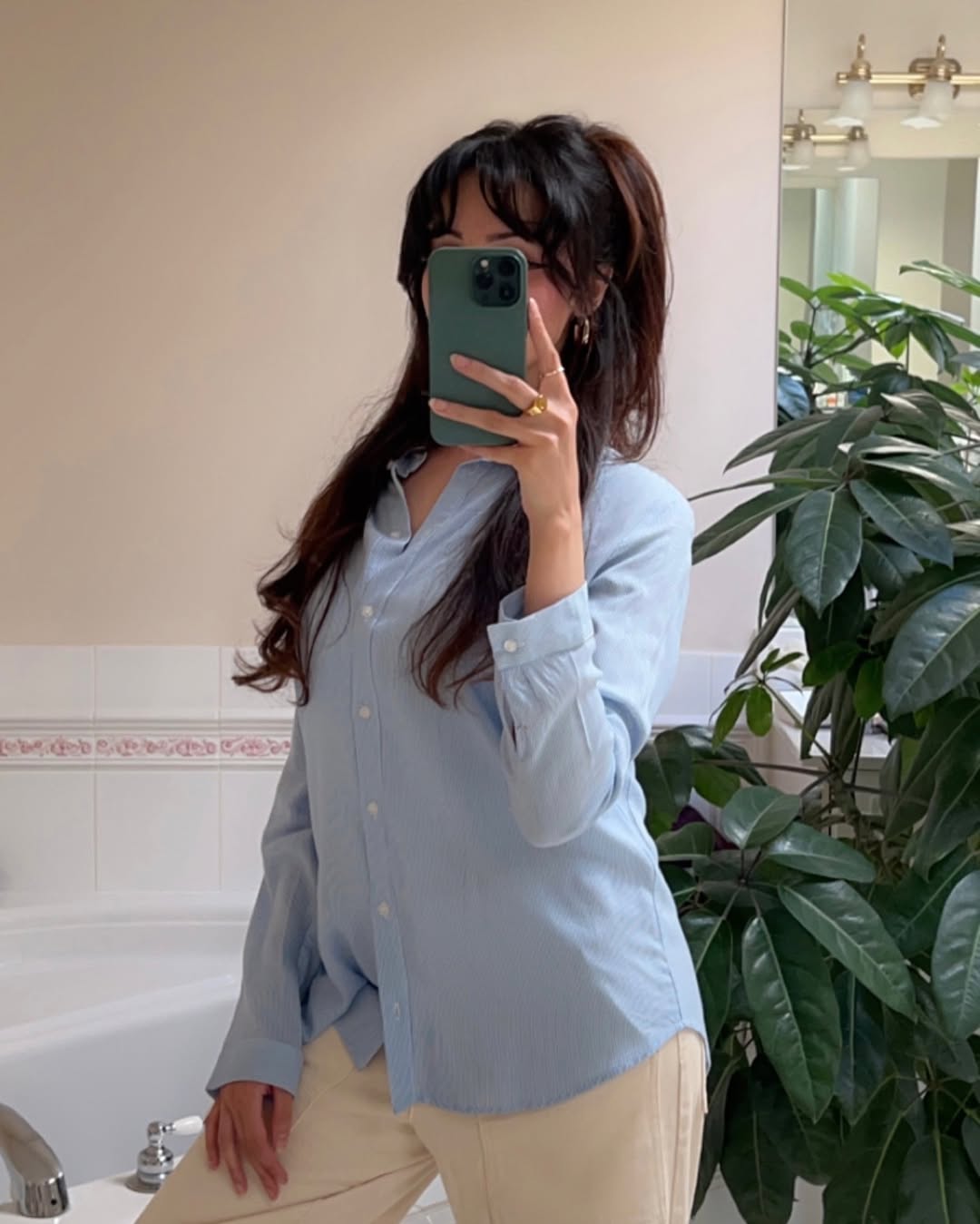 I like my outfit 🦋