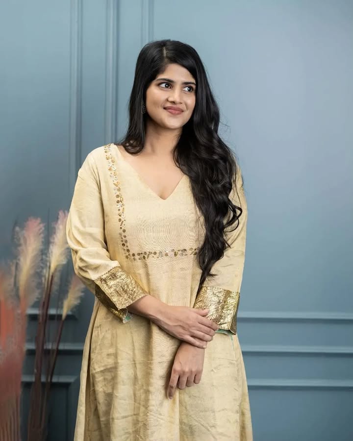 ๐๐
Follow: @lovable.vampire
@meghaakash
#meghaakash #raashikhanna #rashmikamandanna #rakulpreetsingh #nayanthara #samantharuthprabhu #anupamaparameswaran #keerthysuresh #atharva #vijaydevarakonda #sivakarthikeyan #vijaysethupathy #dhanushkraja #surya #love #friends #tamilnadu #kerala #kollywoodupdates #tollywoodupdates #bollywoodupdates #tamilactress #bollywood #edits #indiaphotography #cute #music #songs #indiancinema #trending