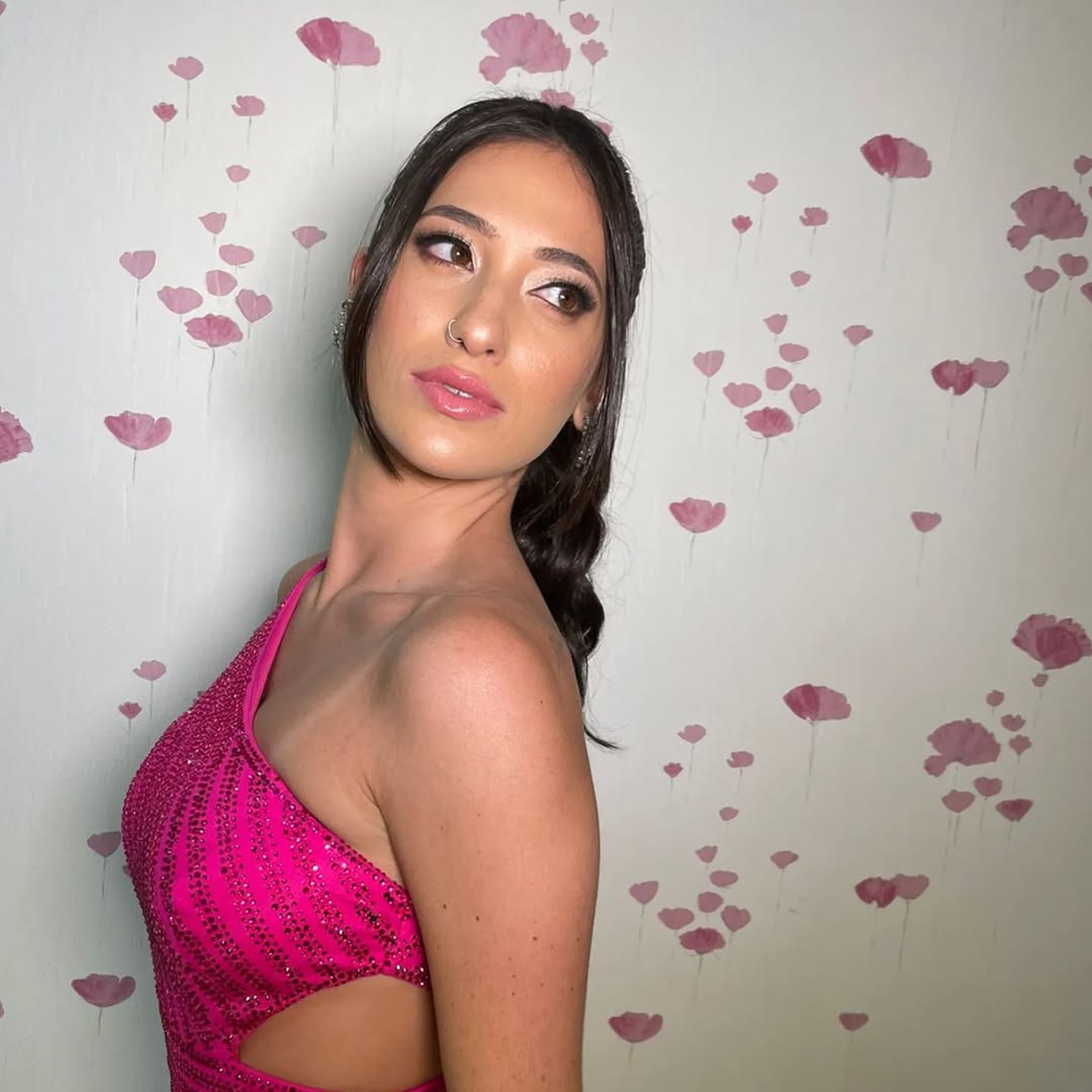 Formanda perfeita♥️
#perfect #formanda #cabelolindo #cabeloliso #penteado #penteadorabodecavalo #maquiagem #maquiagemnatural #makeup #makebrasil #make #makelovers #maquiagemformanda