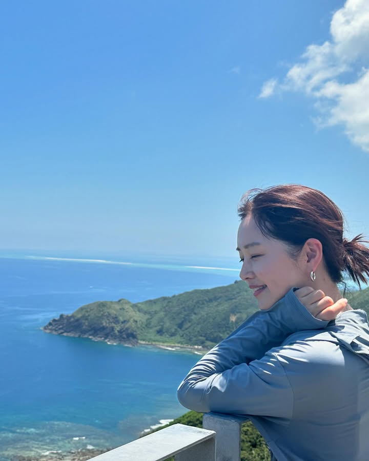 久米島に行ってきました。
青い海、空、白い砂浜。。。
星空も最高で、美しい自然がいっぱいあり癒されました。
久米島に住んでいる中高時代の友人家族に何年振りかに会えて、楽しい時間でした!!
#久米島
#久米島もずく
#沖縄
#離島