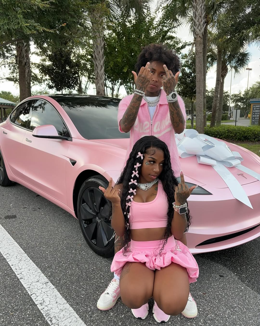 I GOT MAMA HER PINK DREAM CAR 💓🙏🏾 THANKYOU GOD , THANKYOU TO EVERYONE WHO SUPPORTS US WE LOVE YOU GUYS 💓 🥳