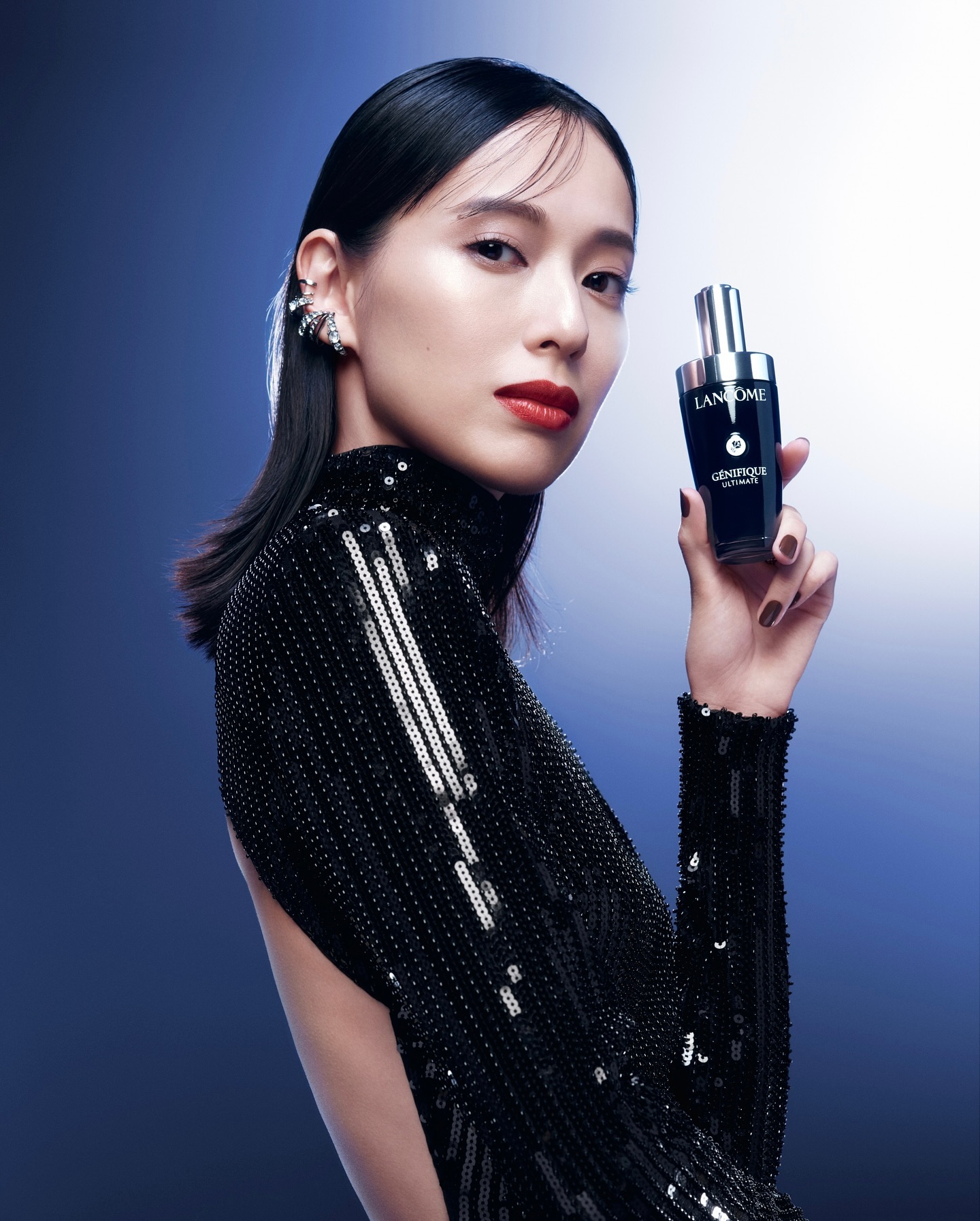 Youth is in repair with @toda_erika.official and the new Génifique Ultimate serum. Discovering the product at the Génifique Ultimate launch event held last month in Shanghai, Erika was glowing from within as she enjoyed the celebration.
#Lancome #TodaErika #Genifique #GenifiqueUltimate #StepIntoTheFuture #Skincare #Refillable
