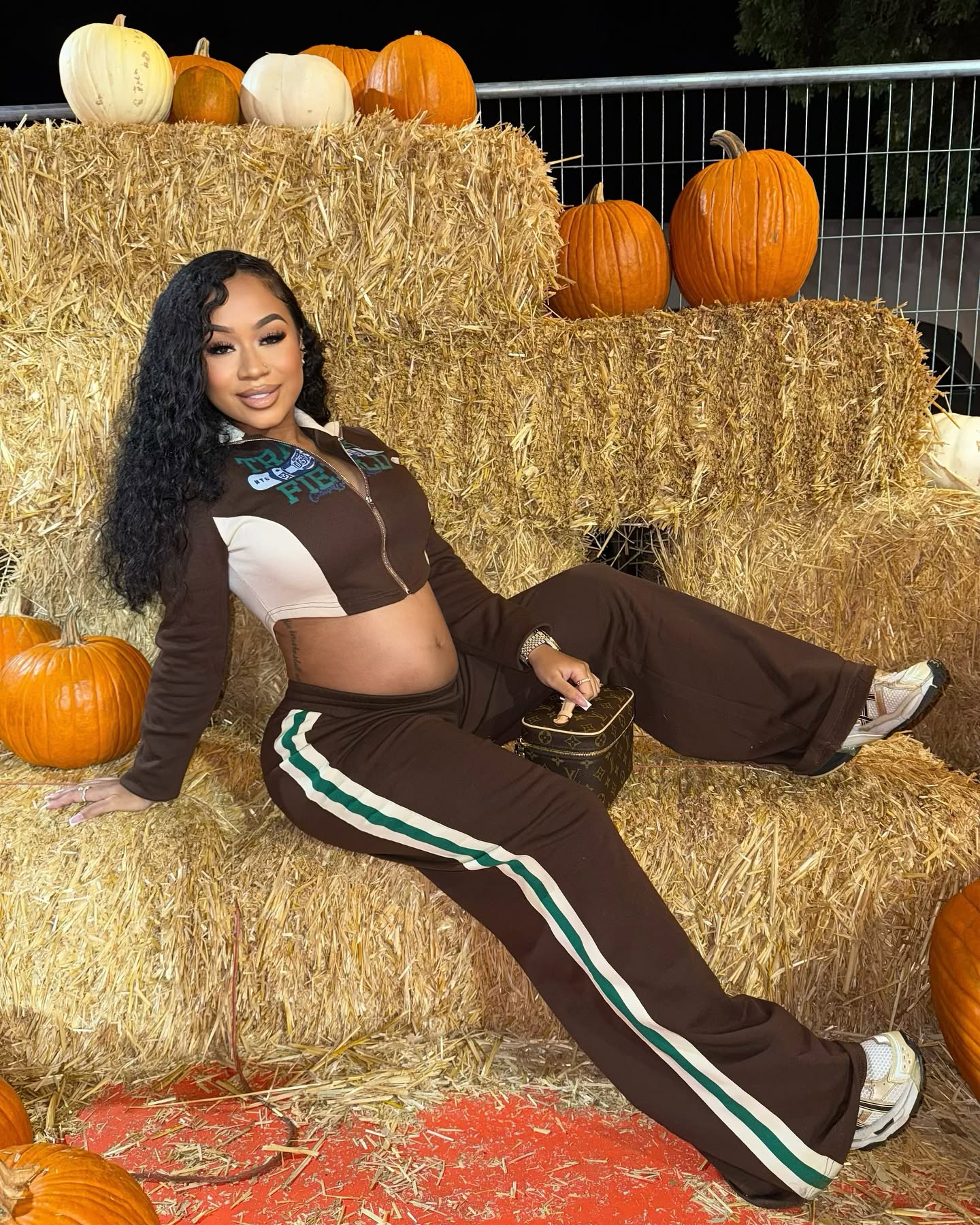 Keep wishing bad on me, it’s only making me badder❤️🔥 @FashionNova
Search🔎: Track and Field Pant Set- Brown/Combo