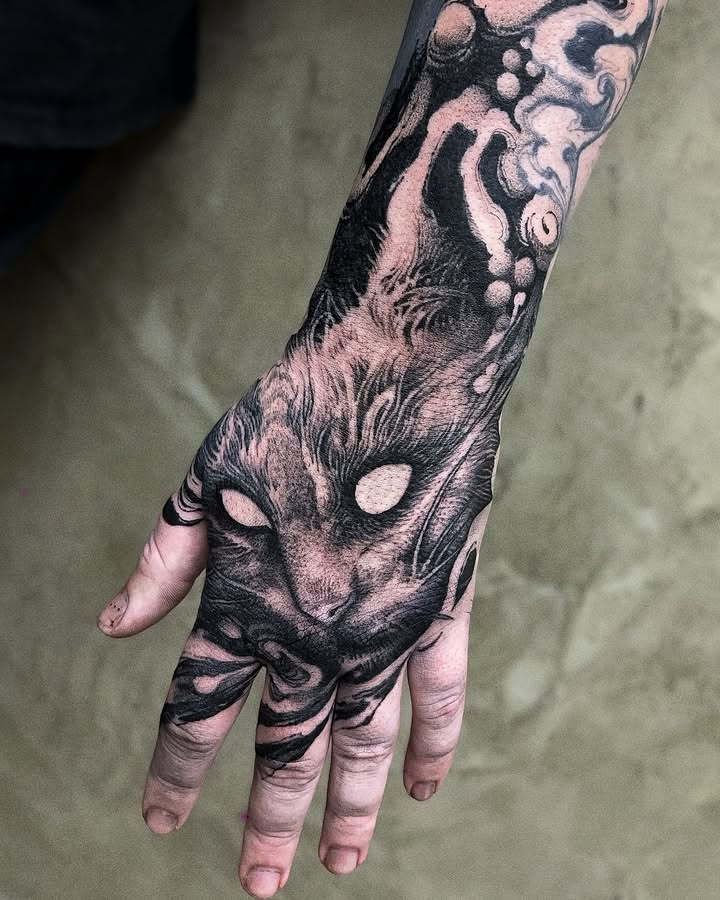 AGENDA ABERTA! ↓
Para tatuar comigo, basta me enviar:
•IDÉIA (com referências)
•LOCAL (com foto)
•TAMANHO em CM
(ou circular a área)
Obrigado à todos que apoiam o meu trabalho!