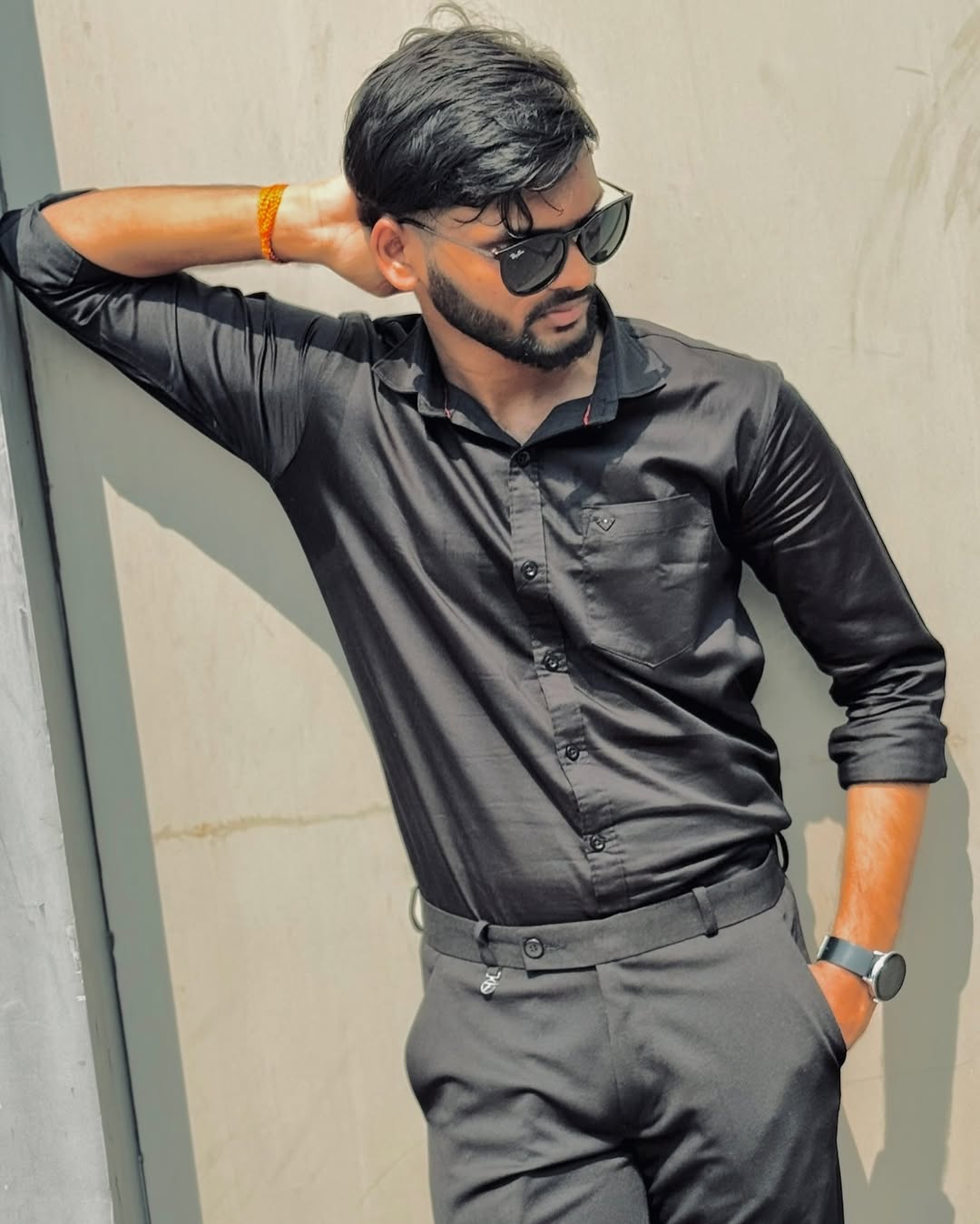 Slaying in black from head to toe…. 🖤
#black #i_m_umang_50m #blackoutfit #explore #explorepage