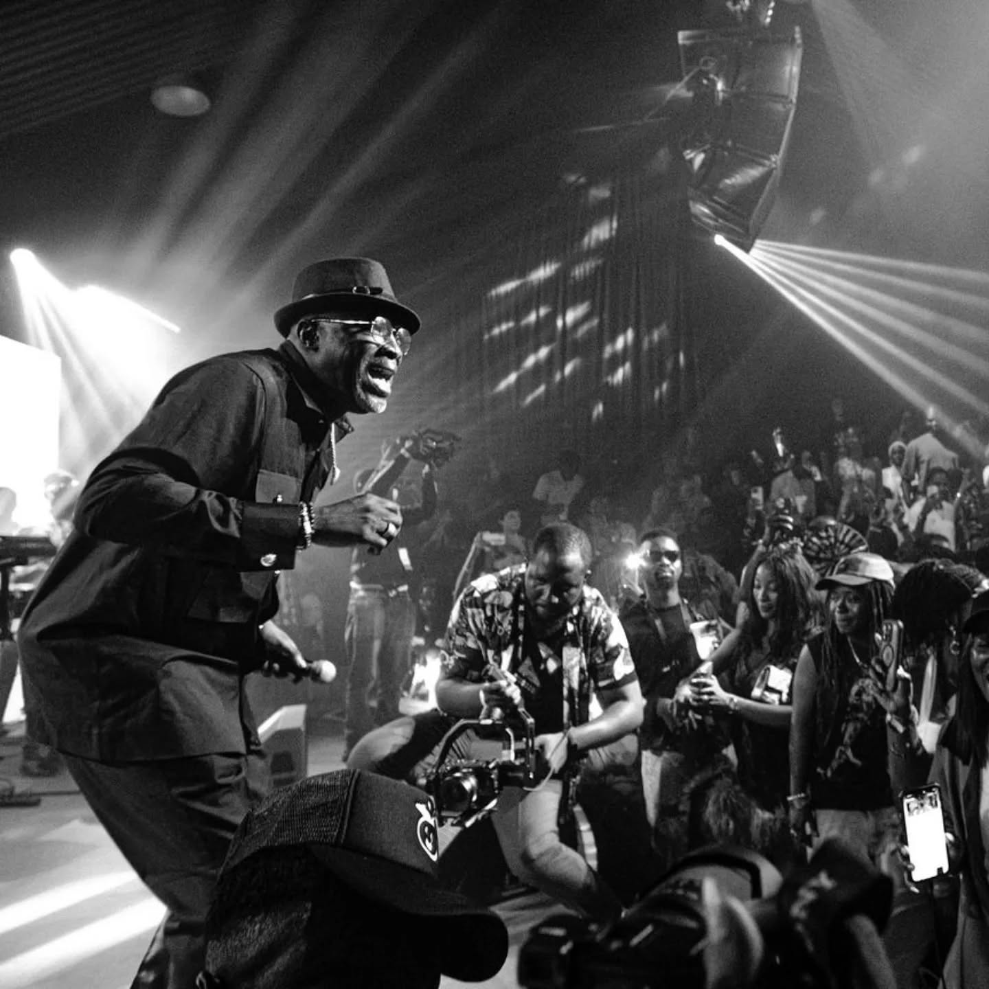 More from ArtX Live. Such a beautiful experience.
cc @artxlagos @royalmasha @odunsitheengine
#AdewaleAyuba #fujitotheworld #fujifyyousoul #Afrobeats #AyubaNation